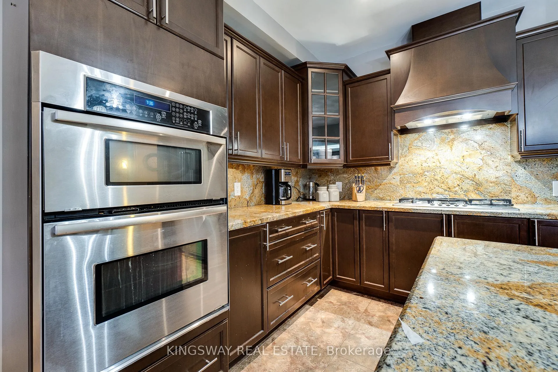 Photo 19 of 261 Fair Street, Hamilton, Meadowlands — HOMEH