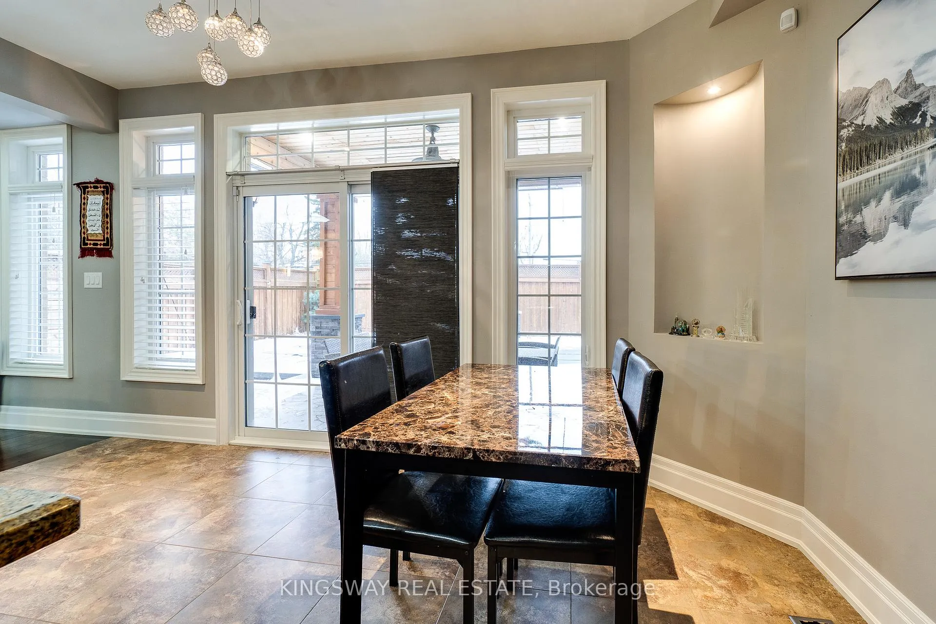 Photo 21 of 261 Fair Street, Hamilton, Meadowlands — HOMEH