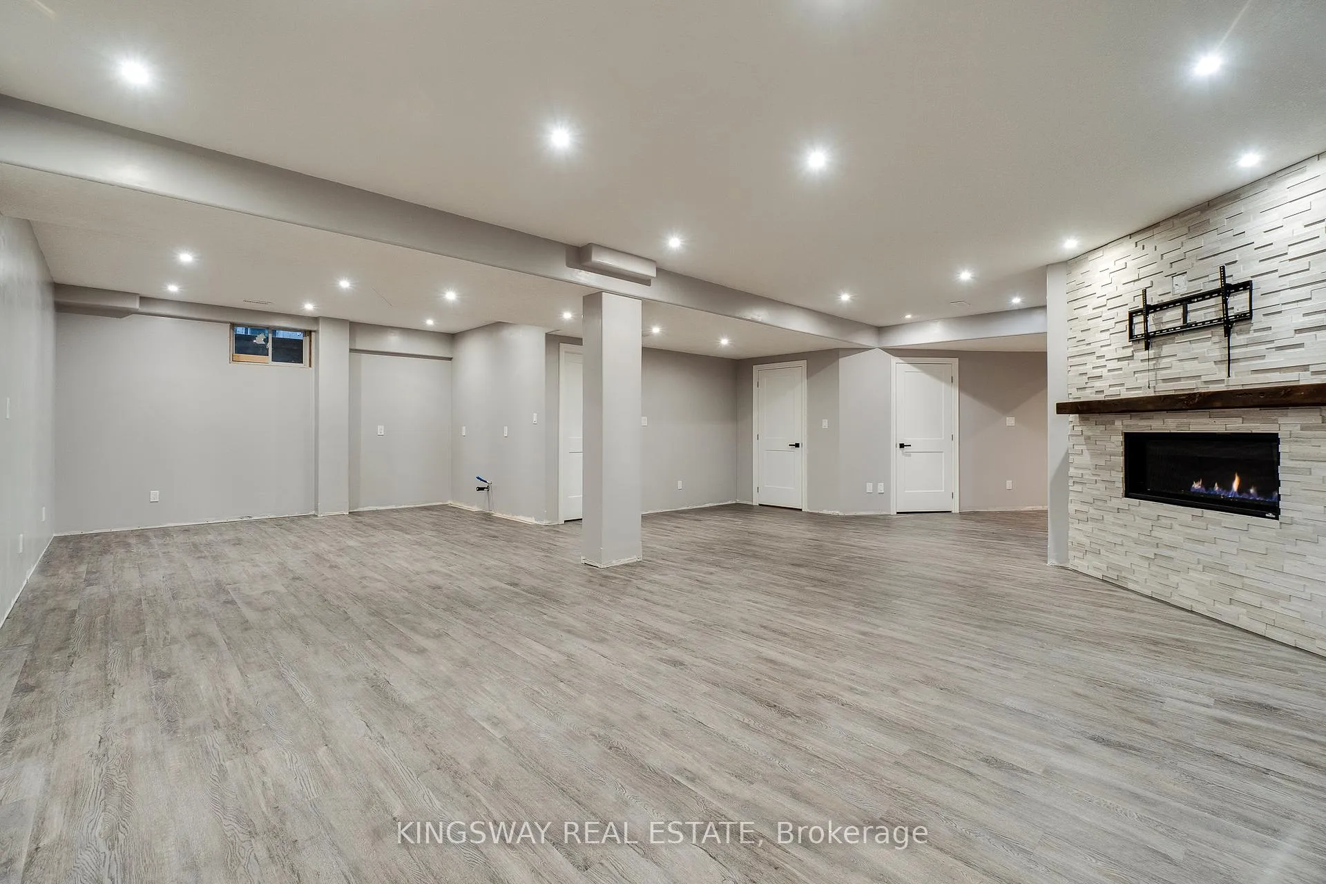 Photo 42 of 261 Fair Street, Hamilton, Meadowlands — HOMEH