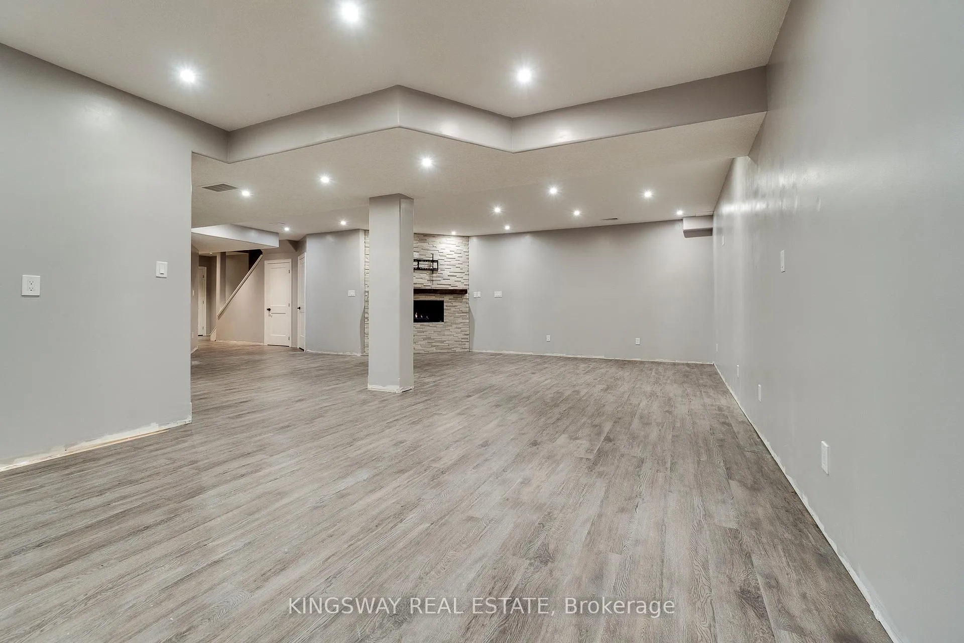 Photo 43 of 261 Fair Street, Hamilton, Meadowlands — HOMEH