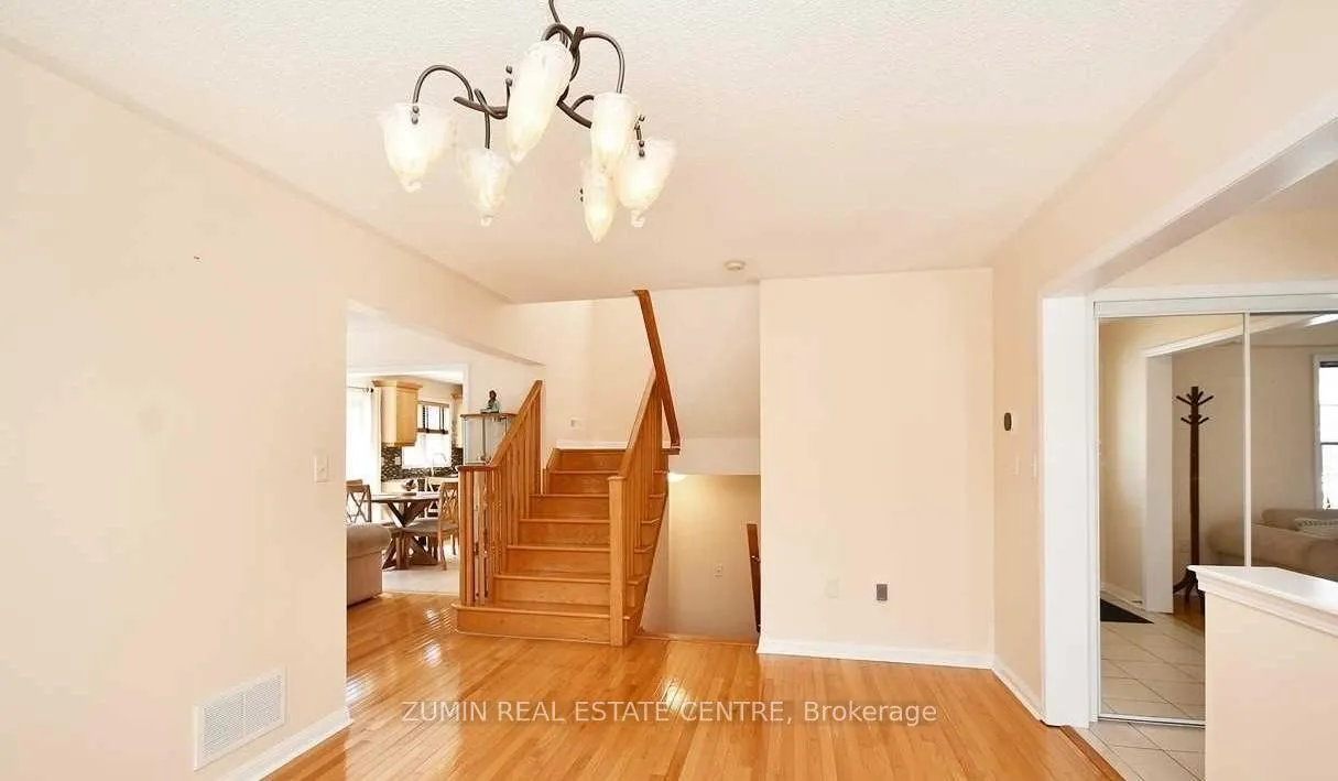 Photo 4 of Unit Upper Level, 38 Clayborne Avenue, Brampton, Fletcher's Meadow — HOMEH