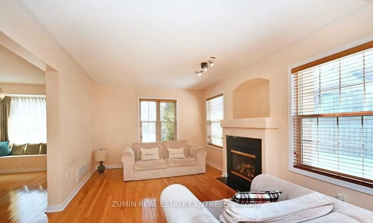 Photo 7 of Unit Upper Level, 38 Clayborne Avenue, Brampton, Fletcher's Meadow — HOMEH