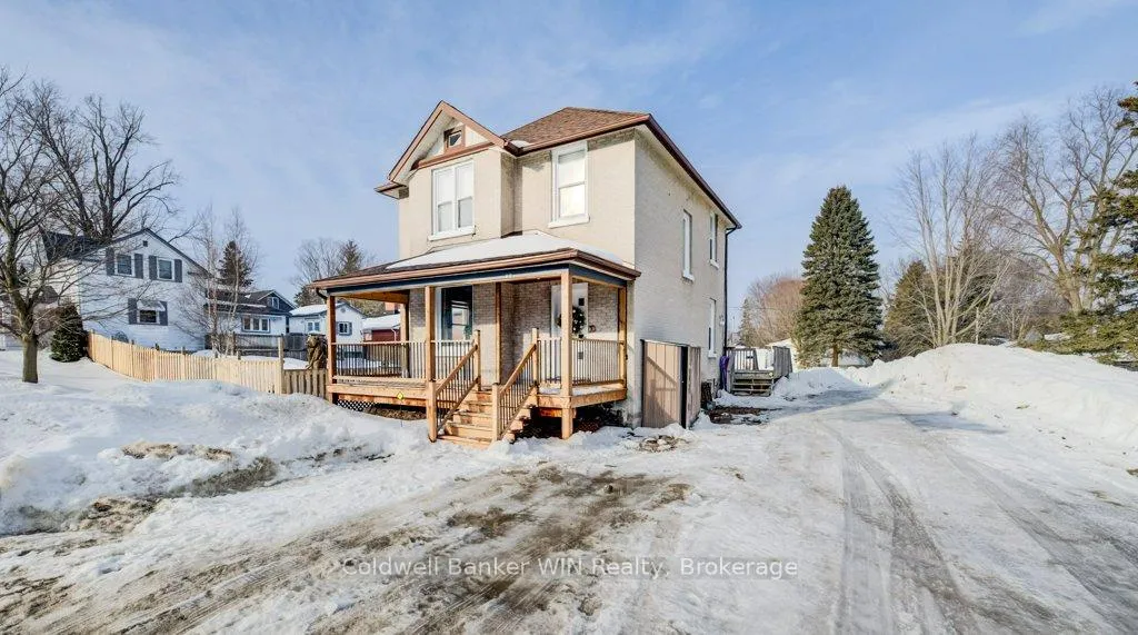 Photo 1 of 30 Queen Street N, Minto — HOMEH