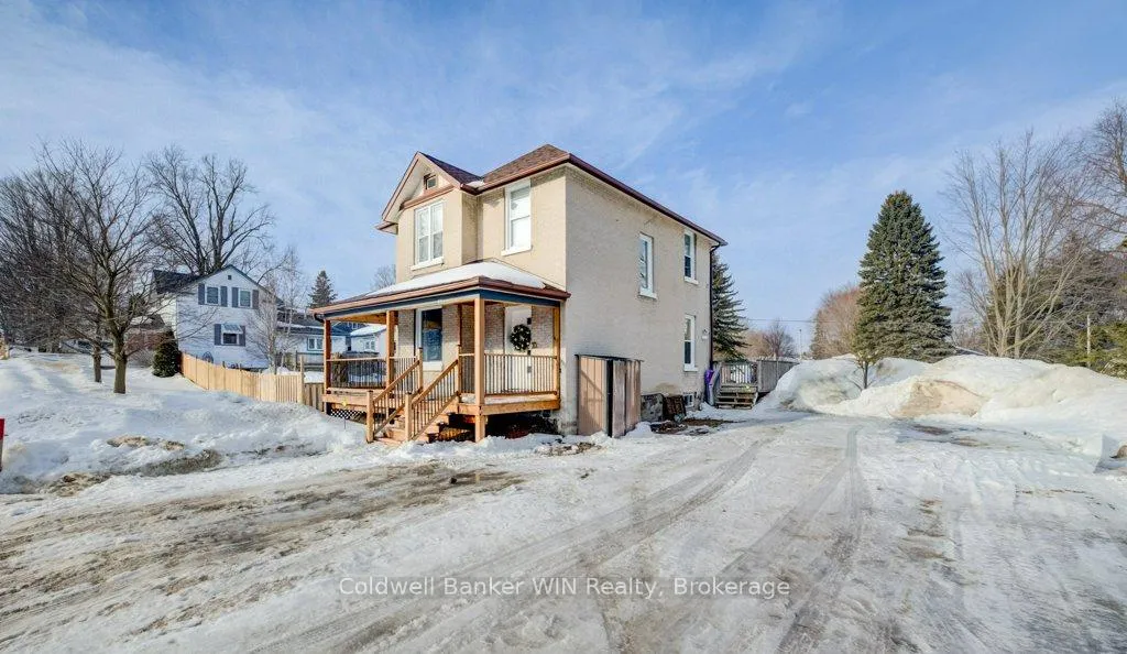 Photo 2 of 30 Queen Street N, Minto — HOMEH