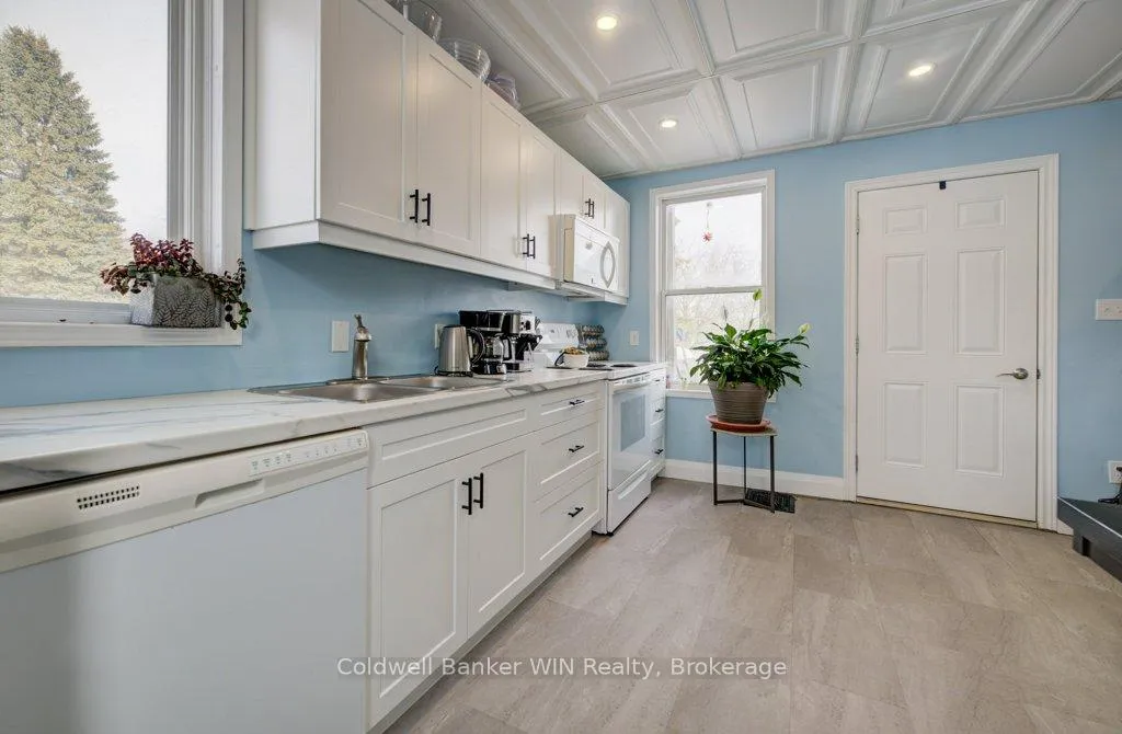 Photo 20 of 30 Queen Street N, Minto — HOMEH