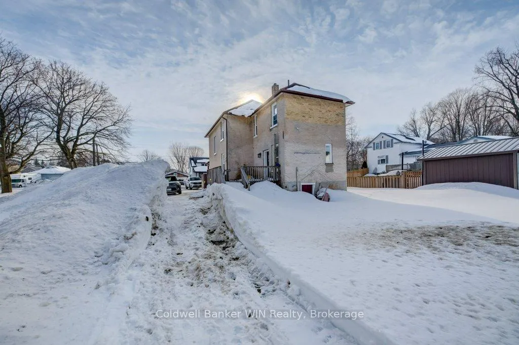 Photo 33 of 30 Queen Street N, Minto — HOMEH