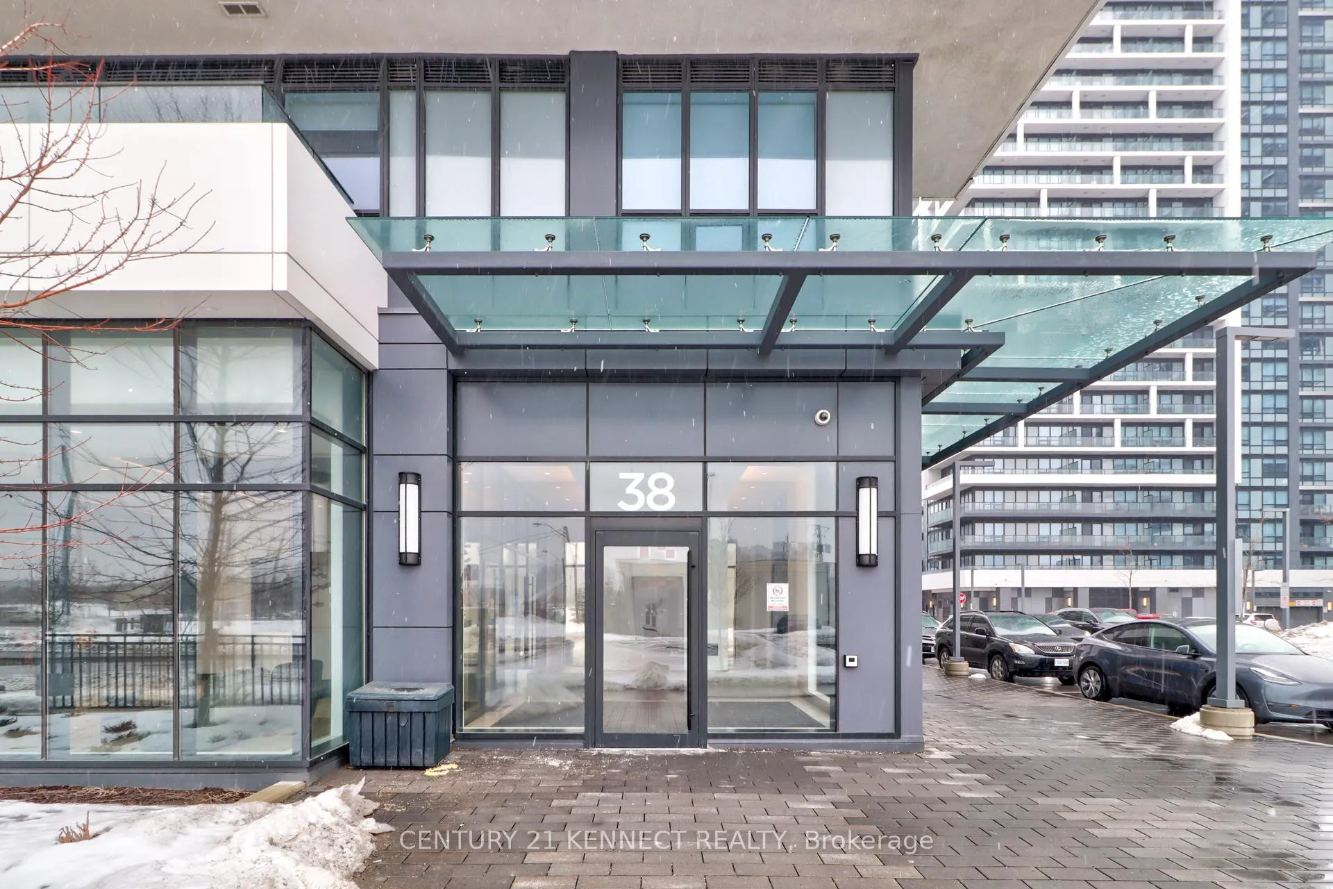 Photo 2 of Unit 721, 38 Water Walk Drive, Markham, Unionville — HOMEH