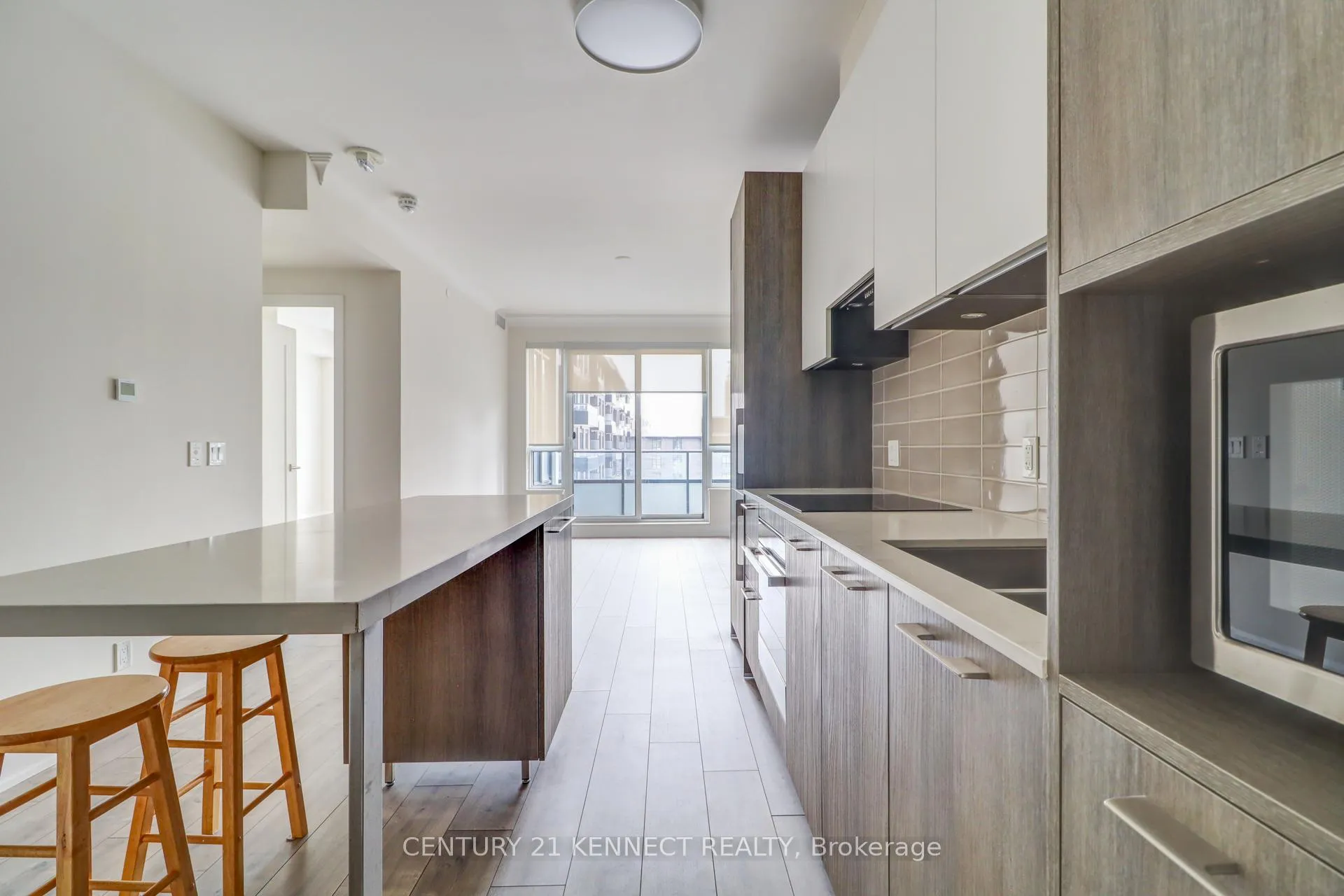 Photo 7 of Unit 721, 38 Water Walk Drive, Markham, Unionville — HOMEH