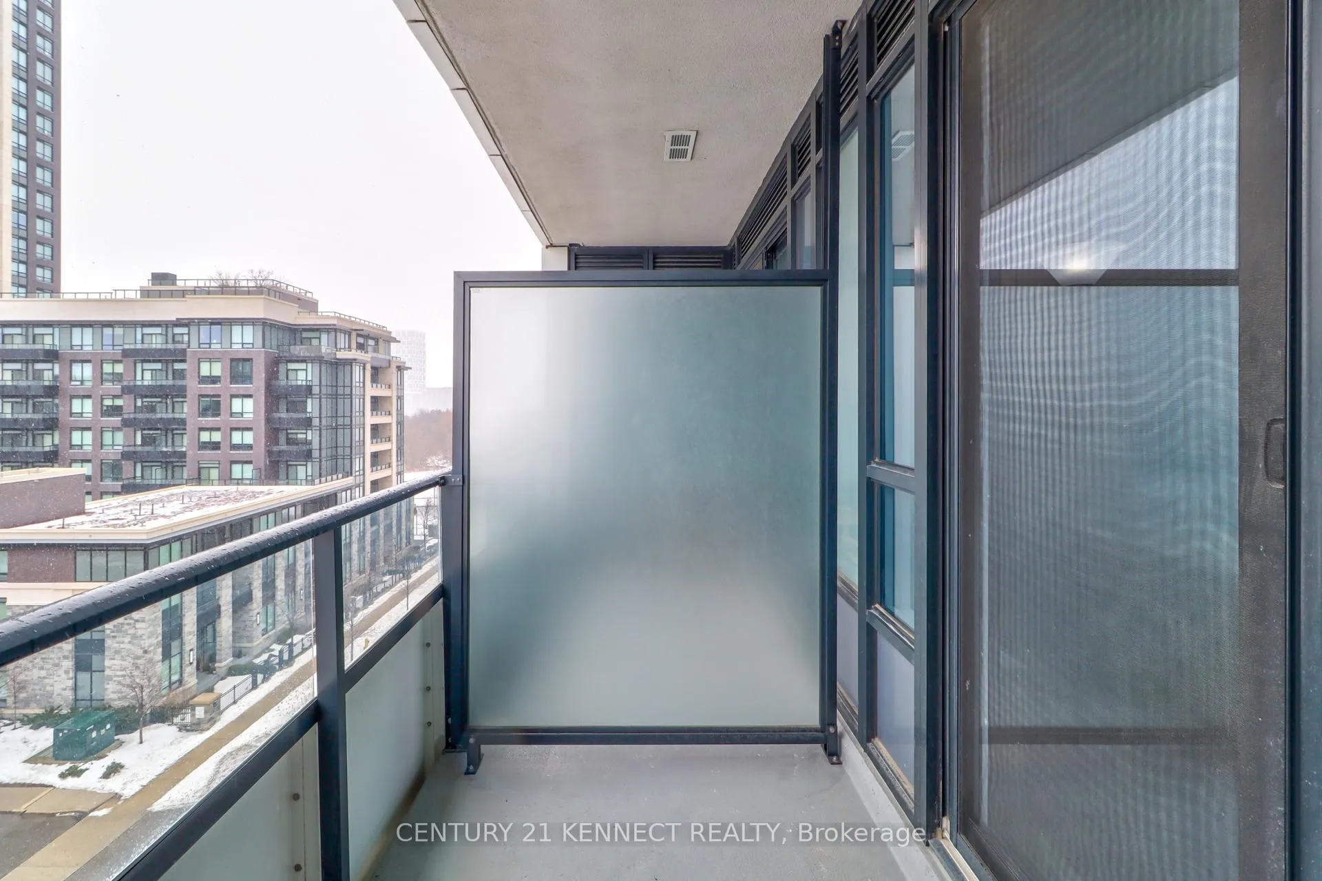 Photo 10 of Unit 721, 38 Water Walk Drive, Markham, Unionville — HOMEH