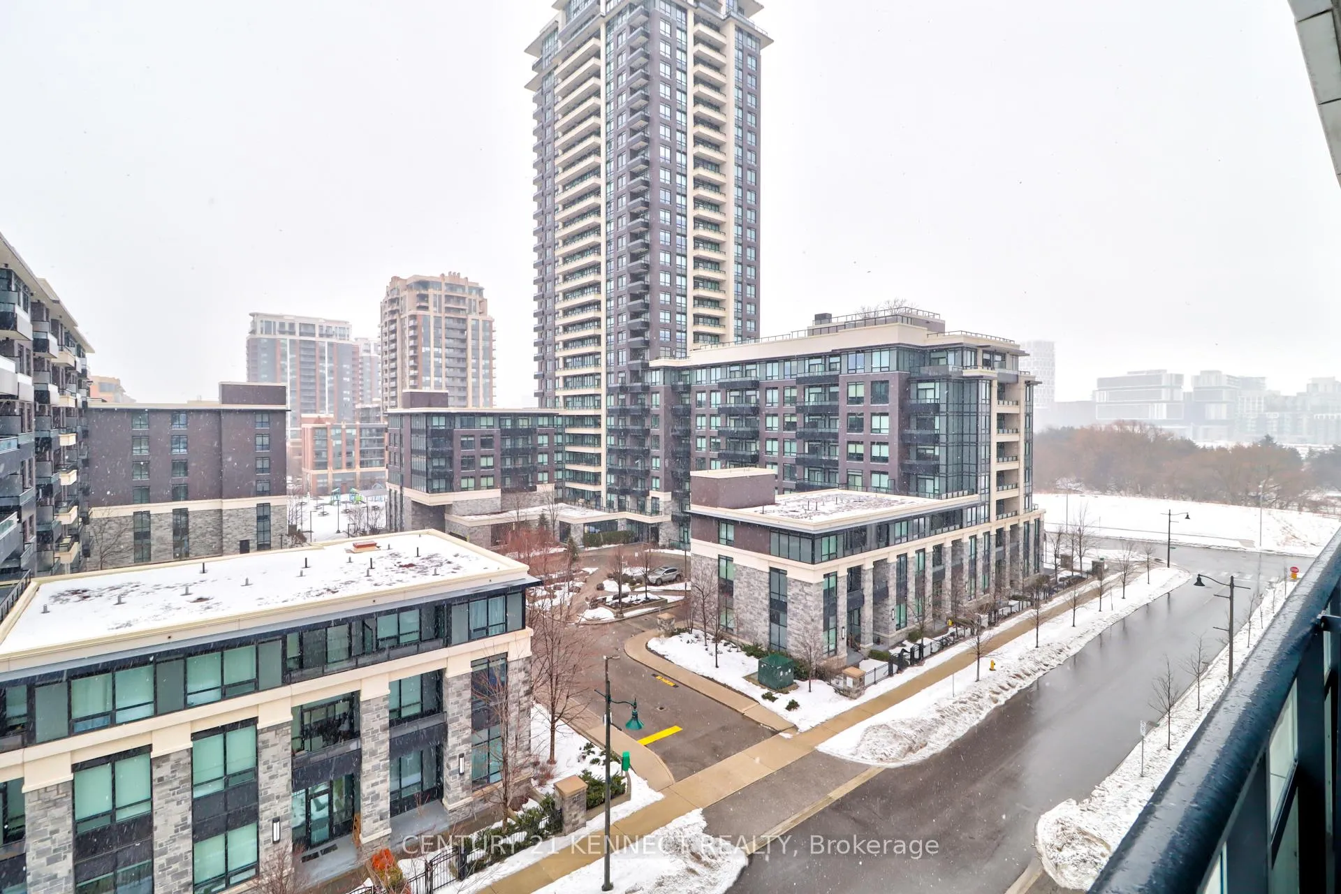 Photo 11 of Unit 721, 38 Water Walk Drive, Markham, Unionville — HOMEH