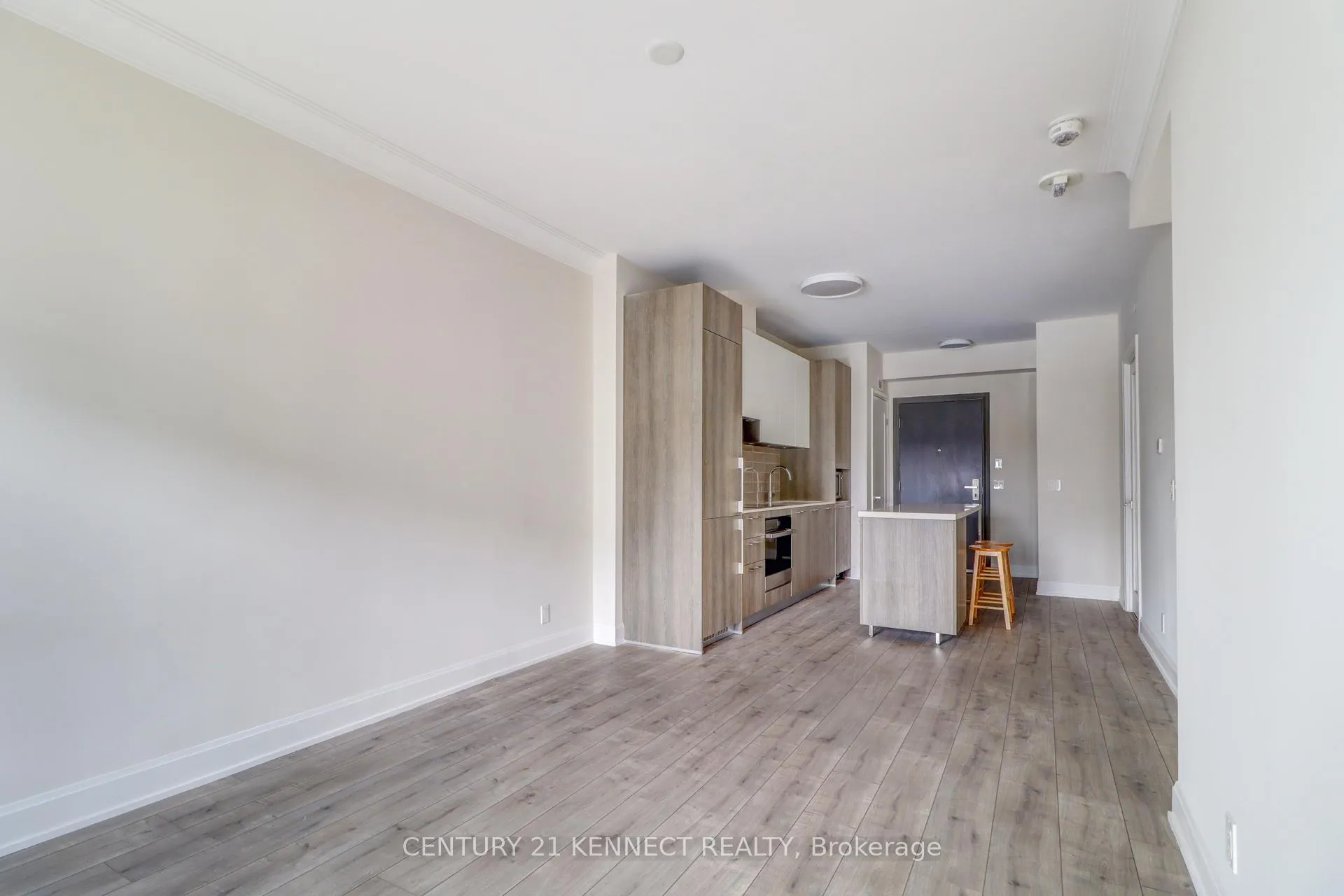 Photo 13 of Unit 721, 38 Water Walk Drive, Markham, Unionville — HOMEH