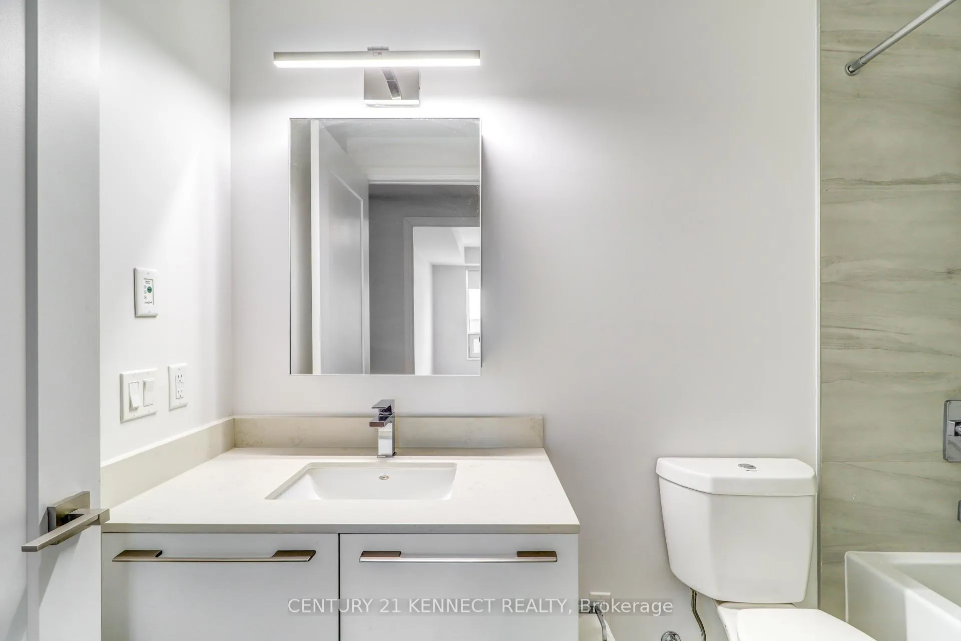 Photo 17 of Unit 721, 38 Water Walk Drive, Markham, Unionville — HOMEH