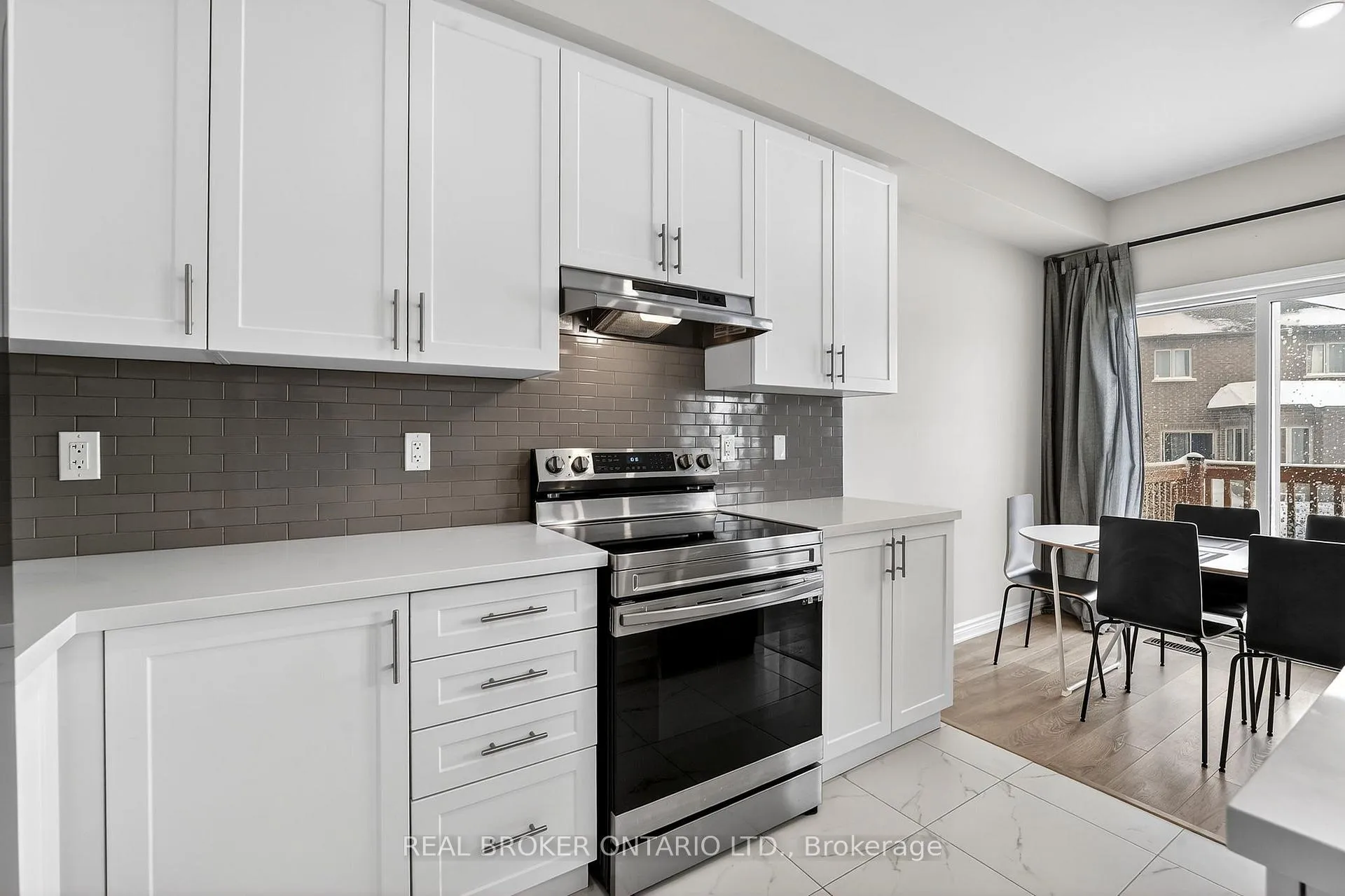Photo 7 of 45 Sapphire Way, Thorold, Rolling Meadows — HOMEH
