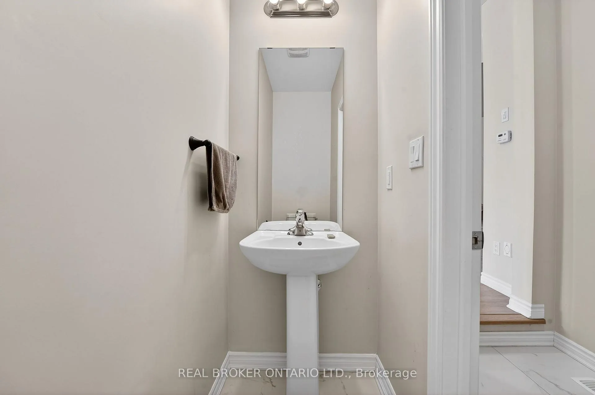 Photo 11 of 45 Sapphire Way, Thorold, Rolling Meadows — HOMEH