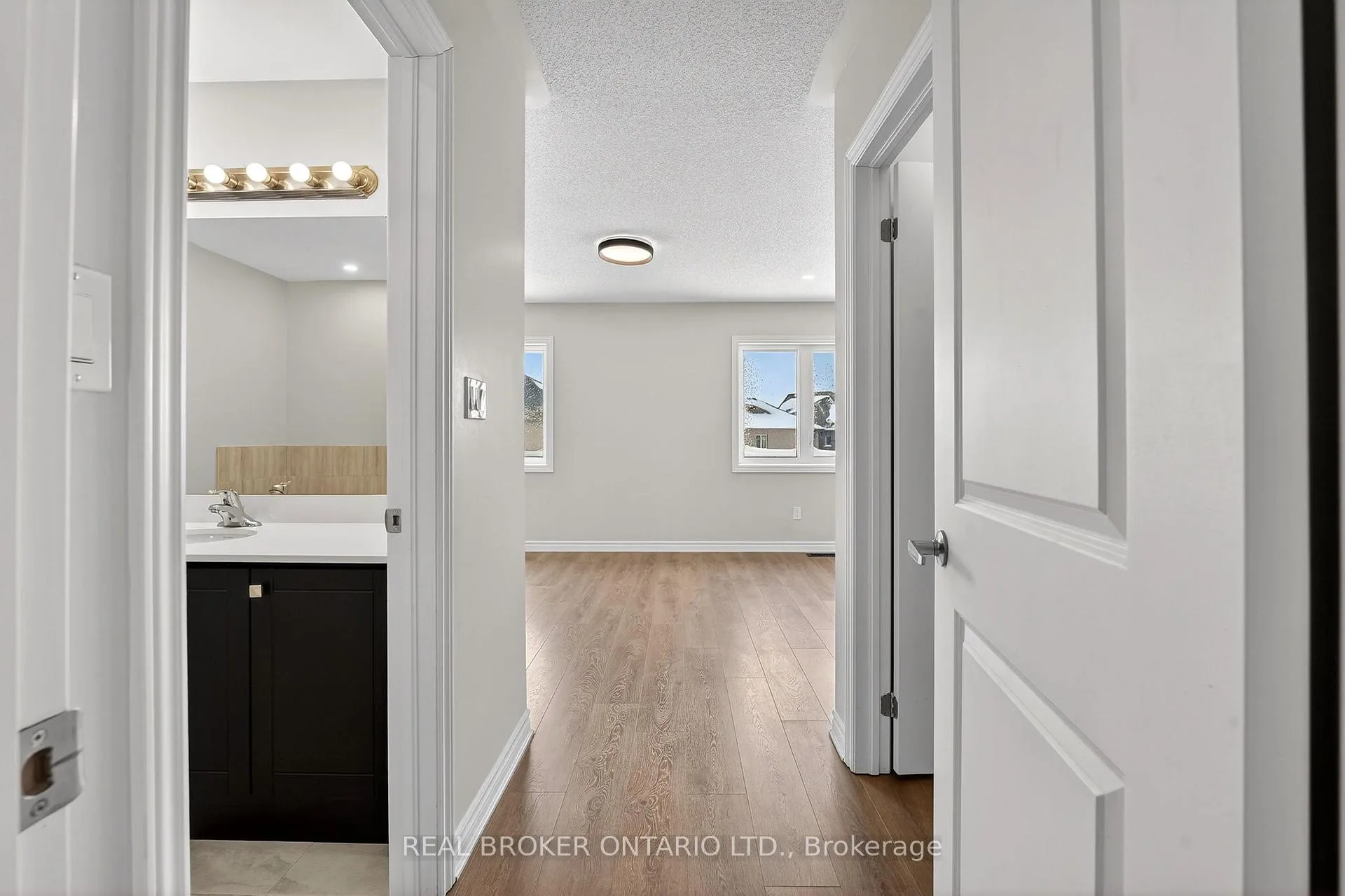 Photo 12 of 45 Sapphire Way, Thorold, Rolling Meadows — HOMEH