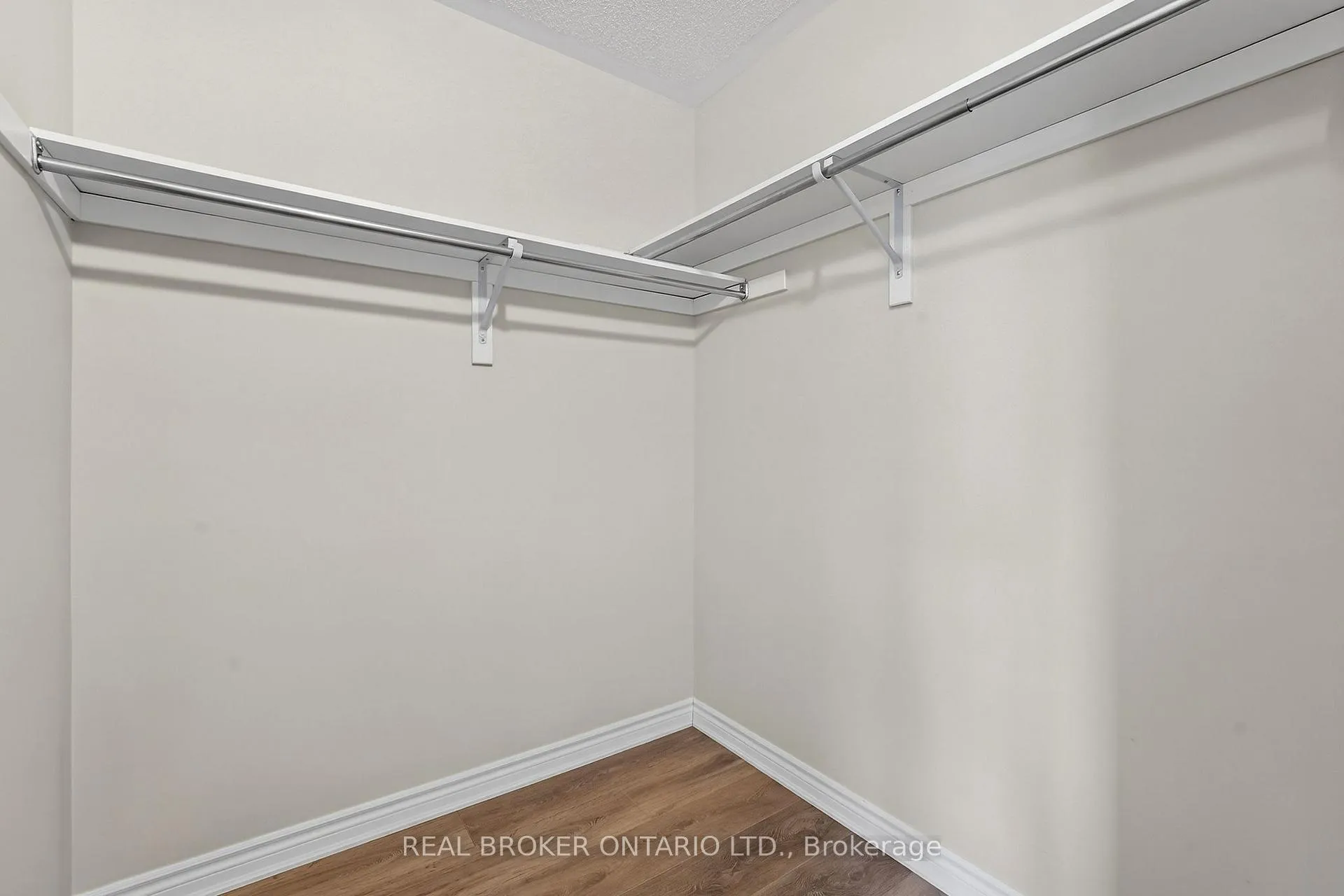 Photo 16 of 45 Sapphire Way, Thorold, Rolling Meadows — HOMEH