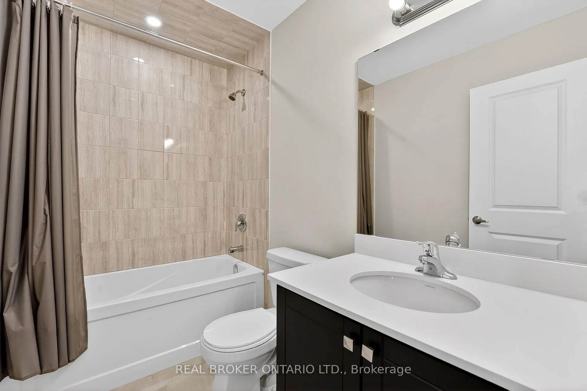 Photo 17 of 45 Sapphire Way, Thorold, Rolling Meadows — HOMEH