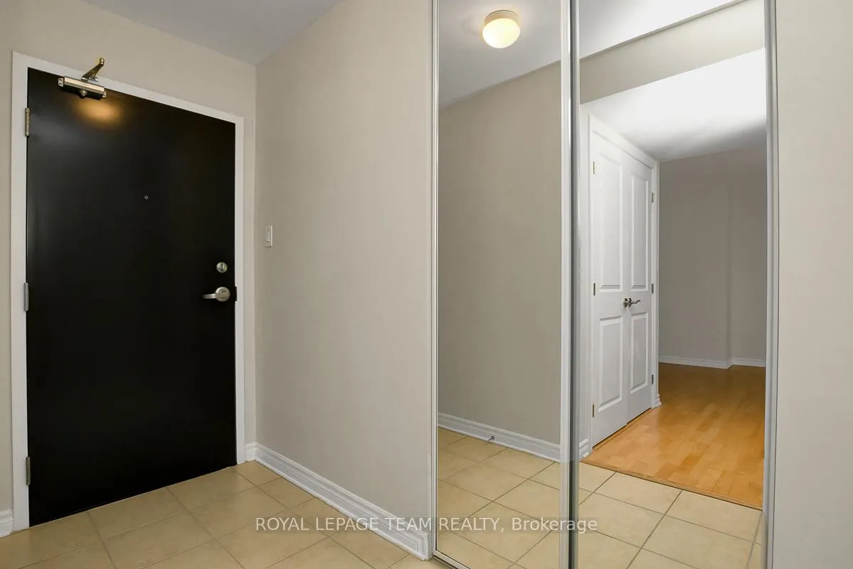 Photo 5 of Unit 704, 314 Central Park Drive, Ottawa, Central Park — HOMEH