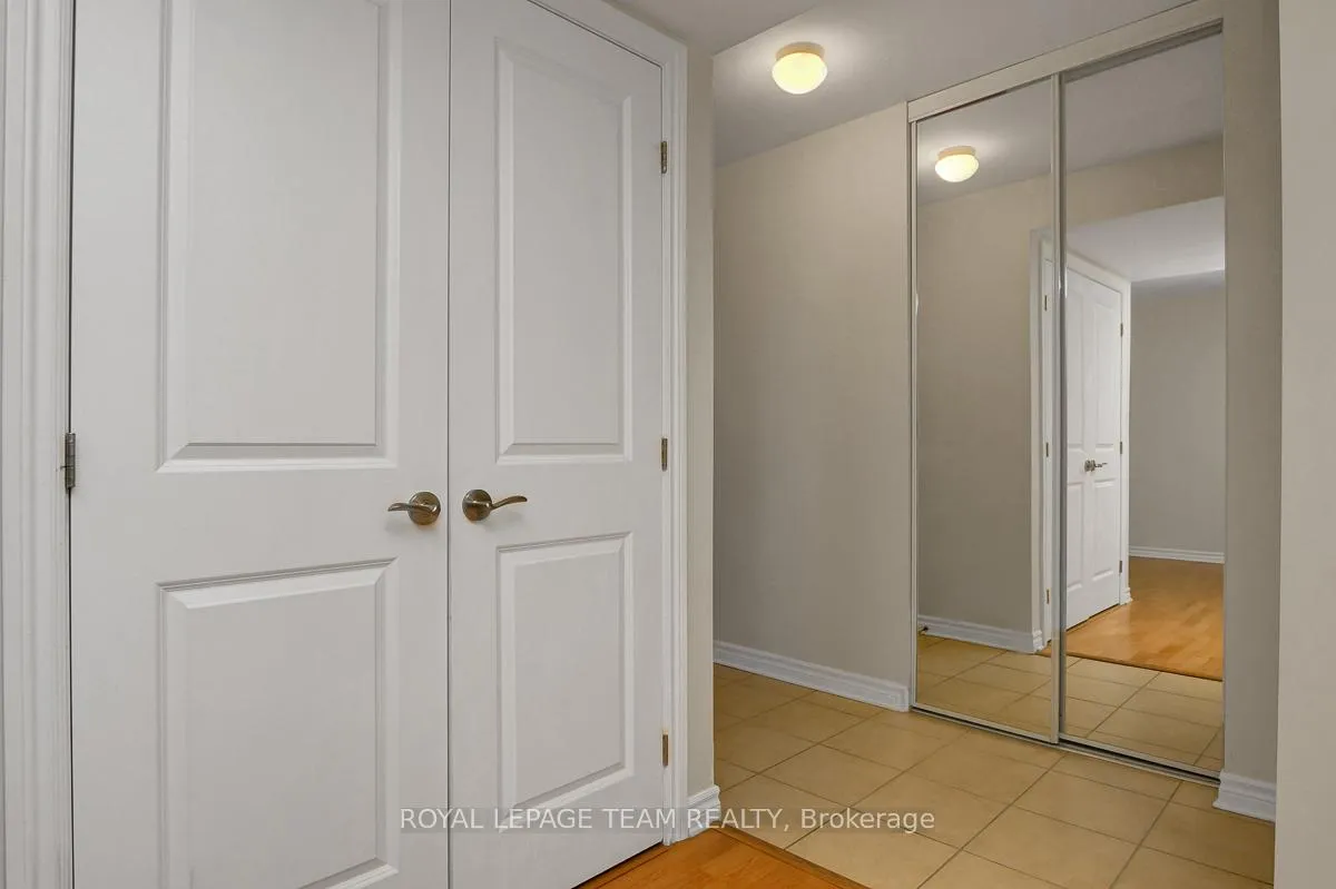 Photo 6 of Unit 704, 314 Central Park Drive, Ottawa, Central Park — HOMEH