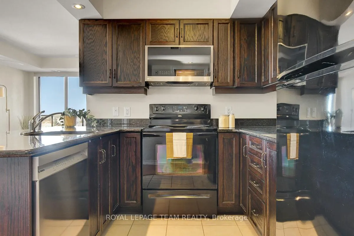 Photo 11 of Unit 704, 314 Central Park Drive, Ottawa, Central Park — HOMEH