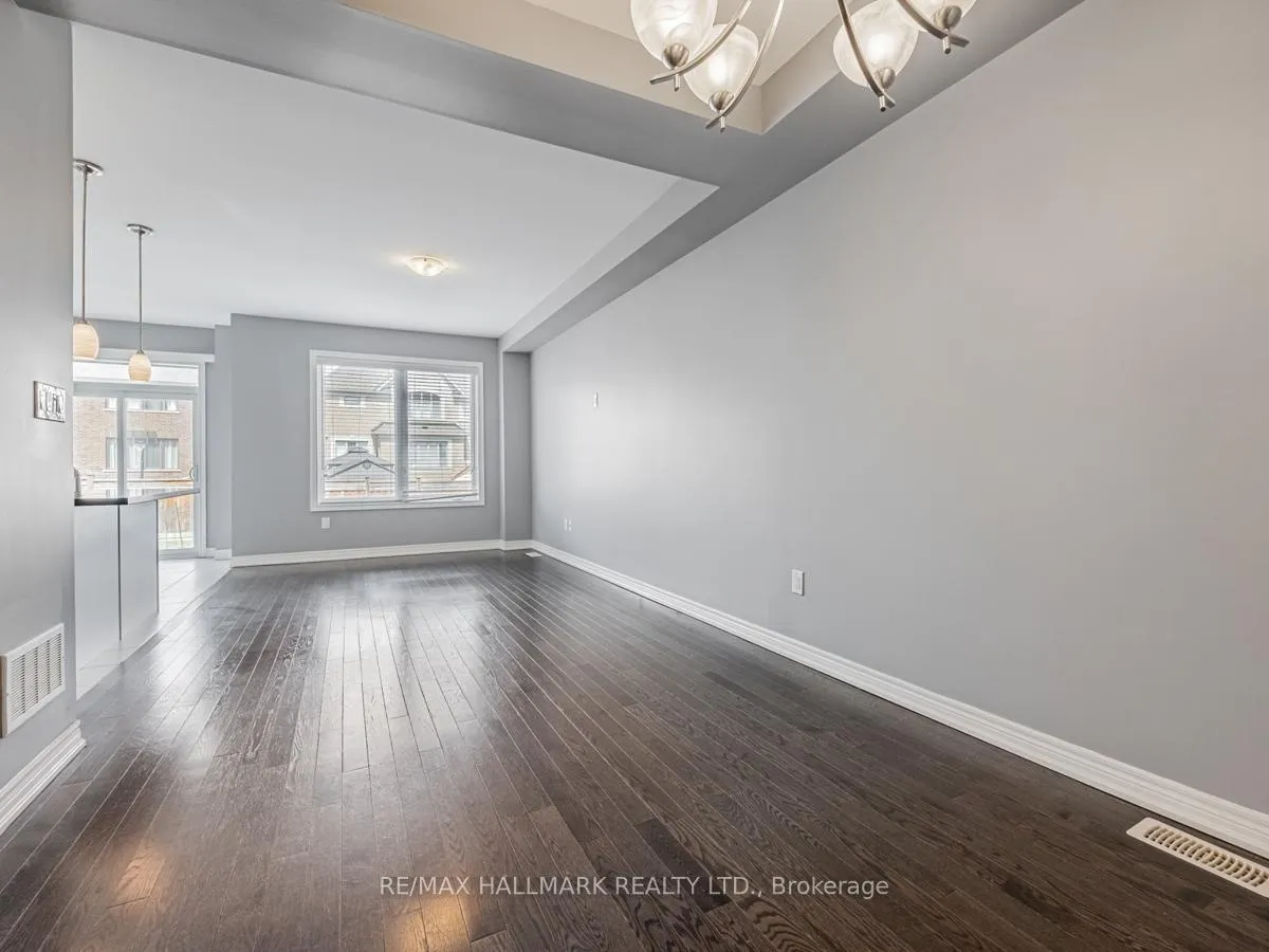 Photo 5 of 2089 Dale Road, Innisfil, Alcona — HOMEH