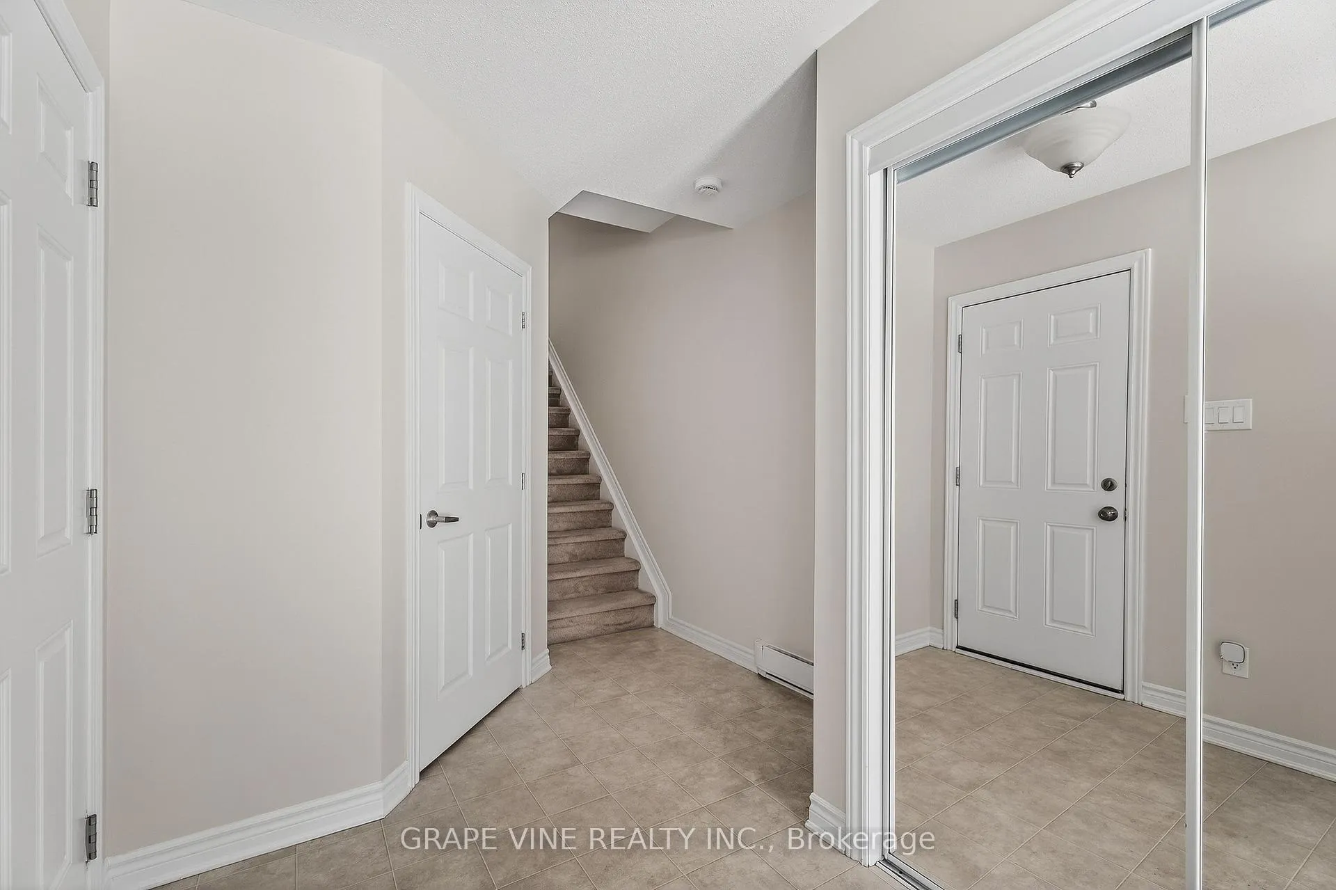 Photo 6 of 330 Sweet Grass Circle, Ottawa, Barrhaven - Half Moon Bay — HOMEH