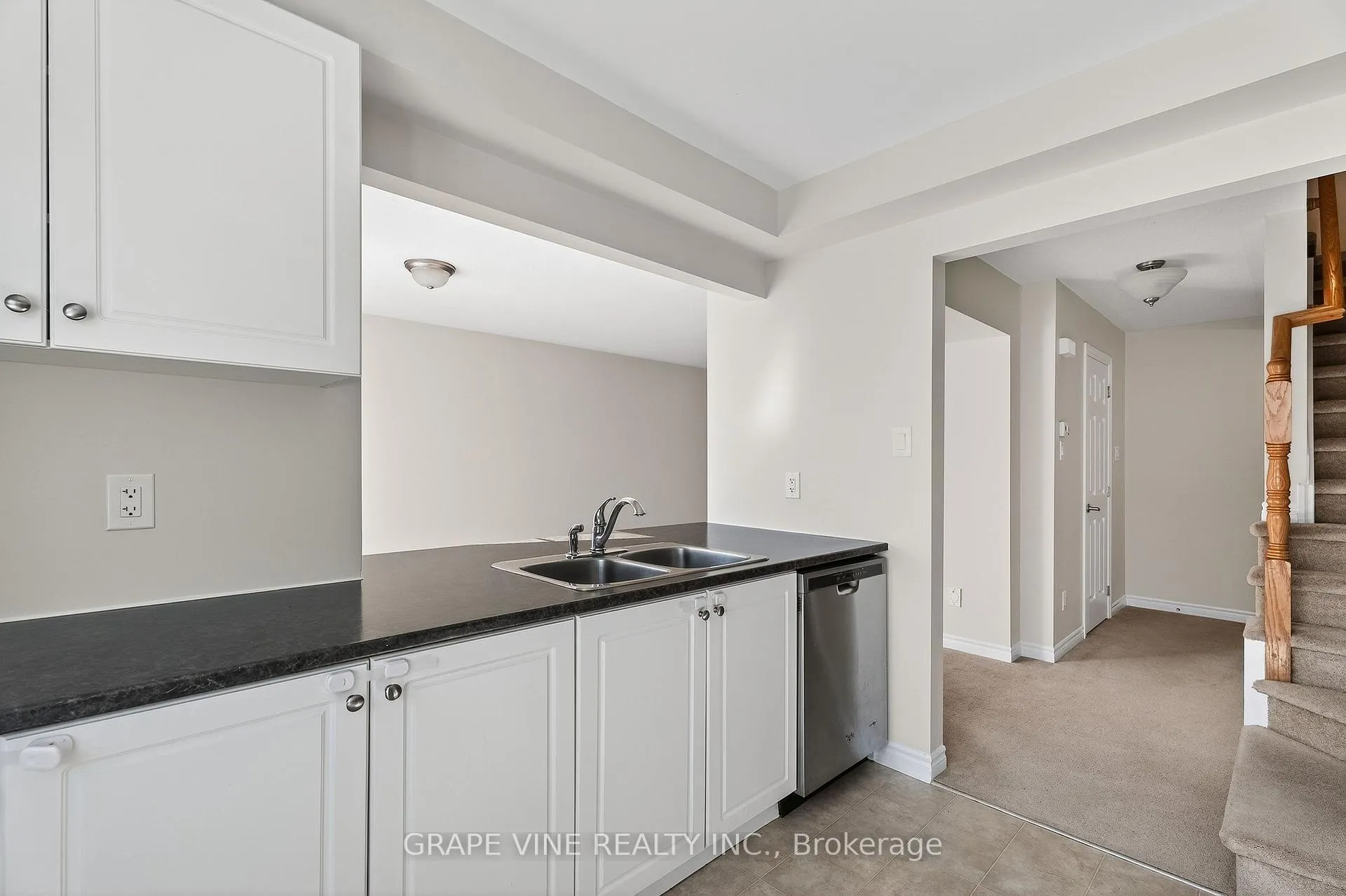 Photo 14 of 330 Sweet Grass Circle, Ottawa, Barrhaven - Half Moon Bay — HOMEH