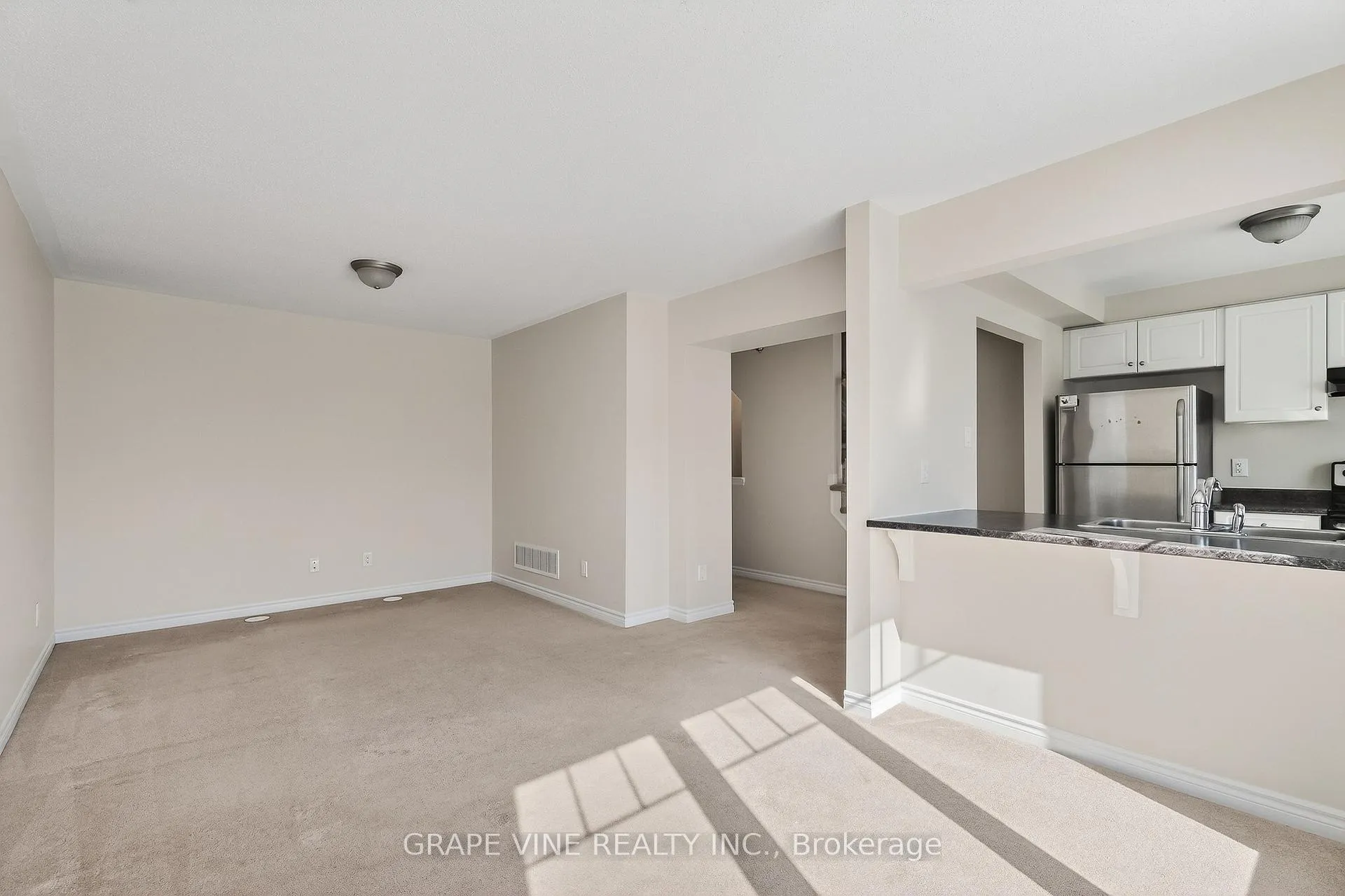 Photo 19 of 330 Sweet Grass Circle, Ottawa, Barrhaven - Half Moon Bay — HOMEH
