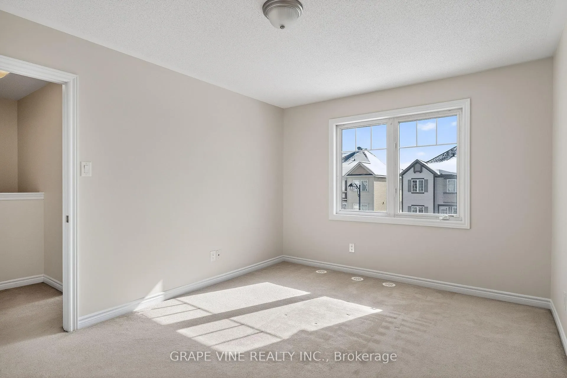 Photo 25 of 330 Sweet Grass Circle, Ottawa, Barrhaven - Half Moon Bay — HOMEH
