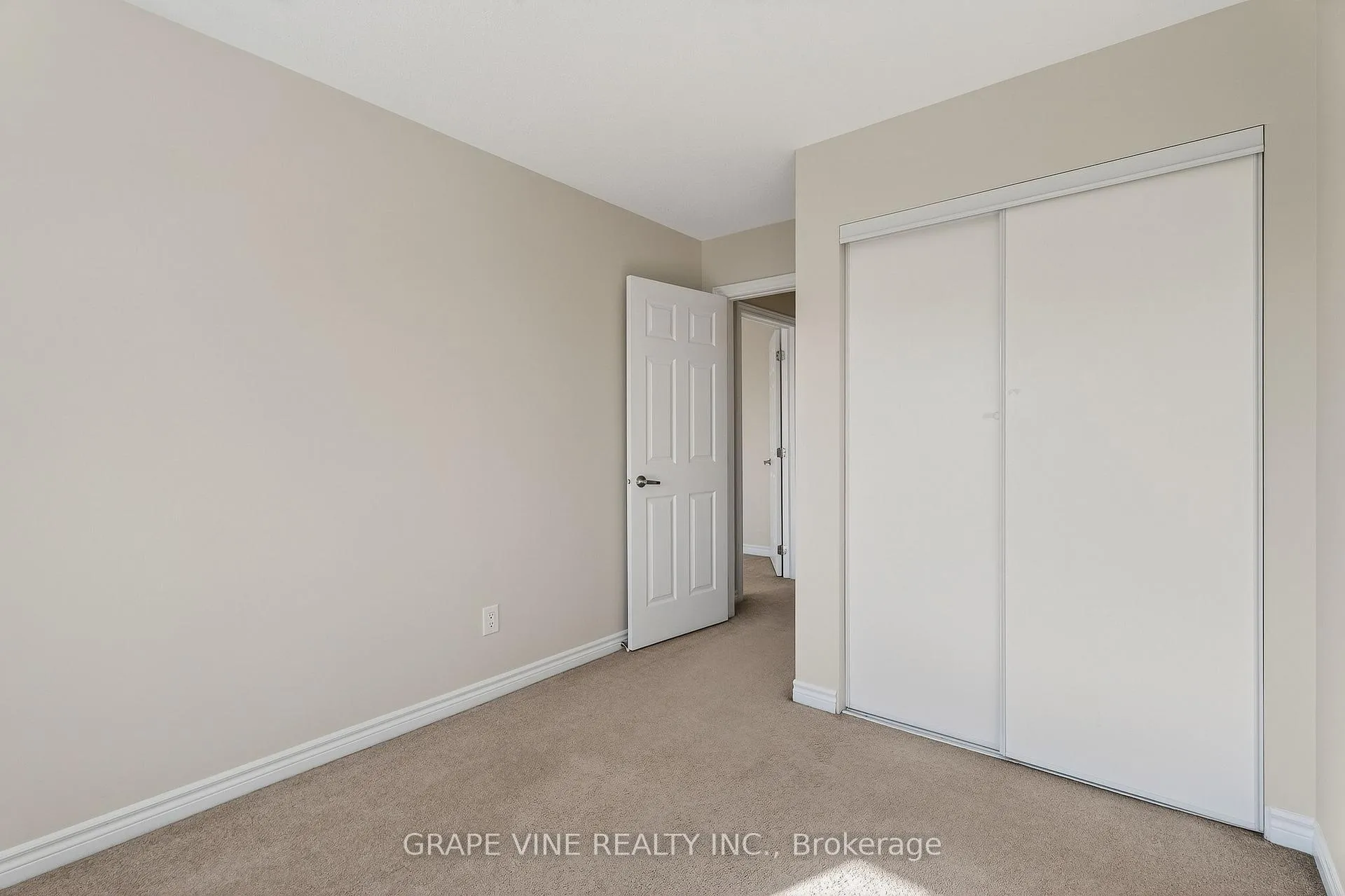 Photo 28 of 330 Sweet Grass Circle, Ottawa, Barrhaven - Half Moon Bay — HOMEH