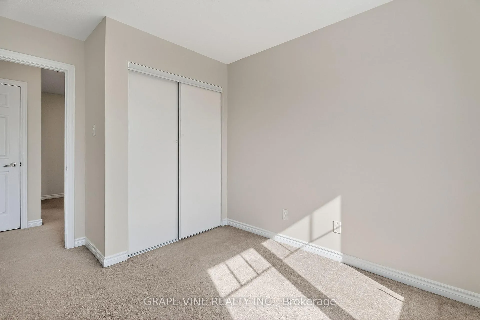 Photo 29 of 330 Sweet Grass Circle, Ottawa, Barrhaven - Half Moon Bay — HOMEH