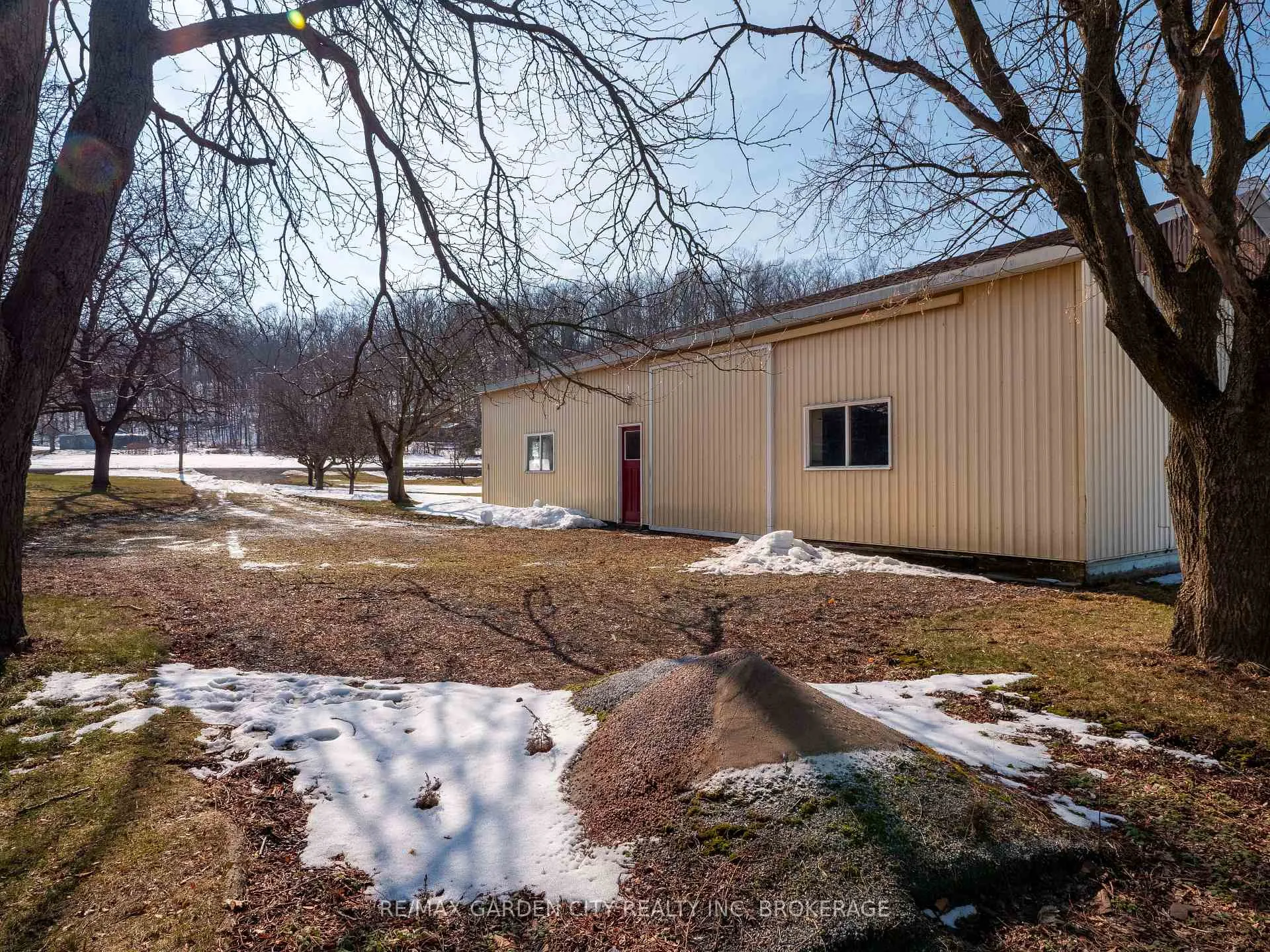 Photo 4 of 1609 Pelham Road, St. Catharines, Rural Eighth — HOMEH