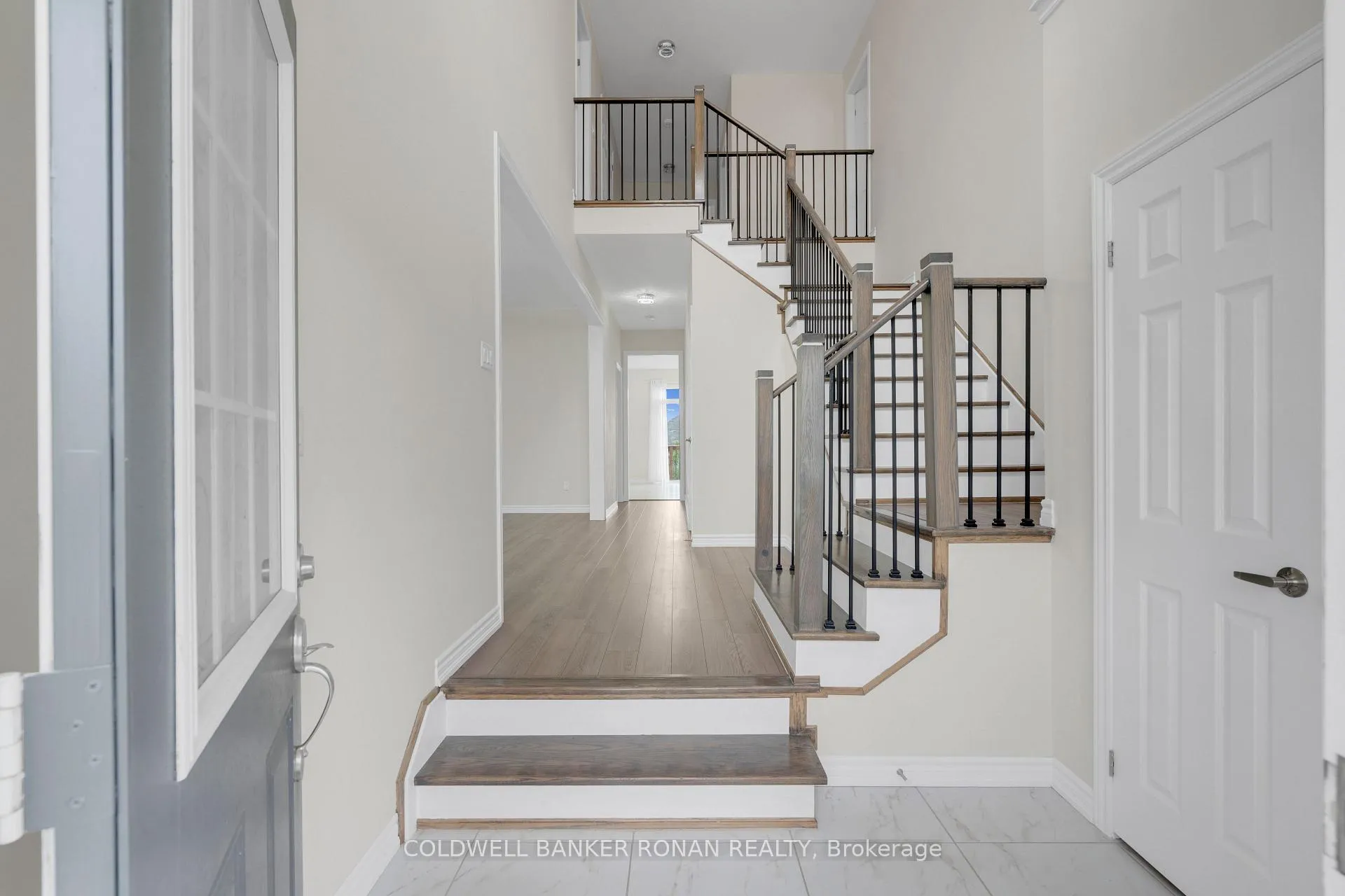 Photo 5 of 203 Roy Drive, Clearview, Stayner — HOMEH