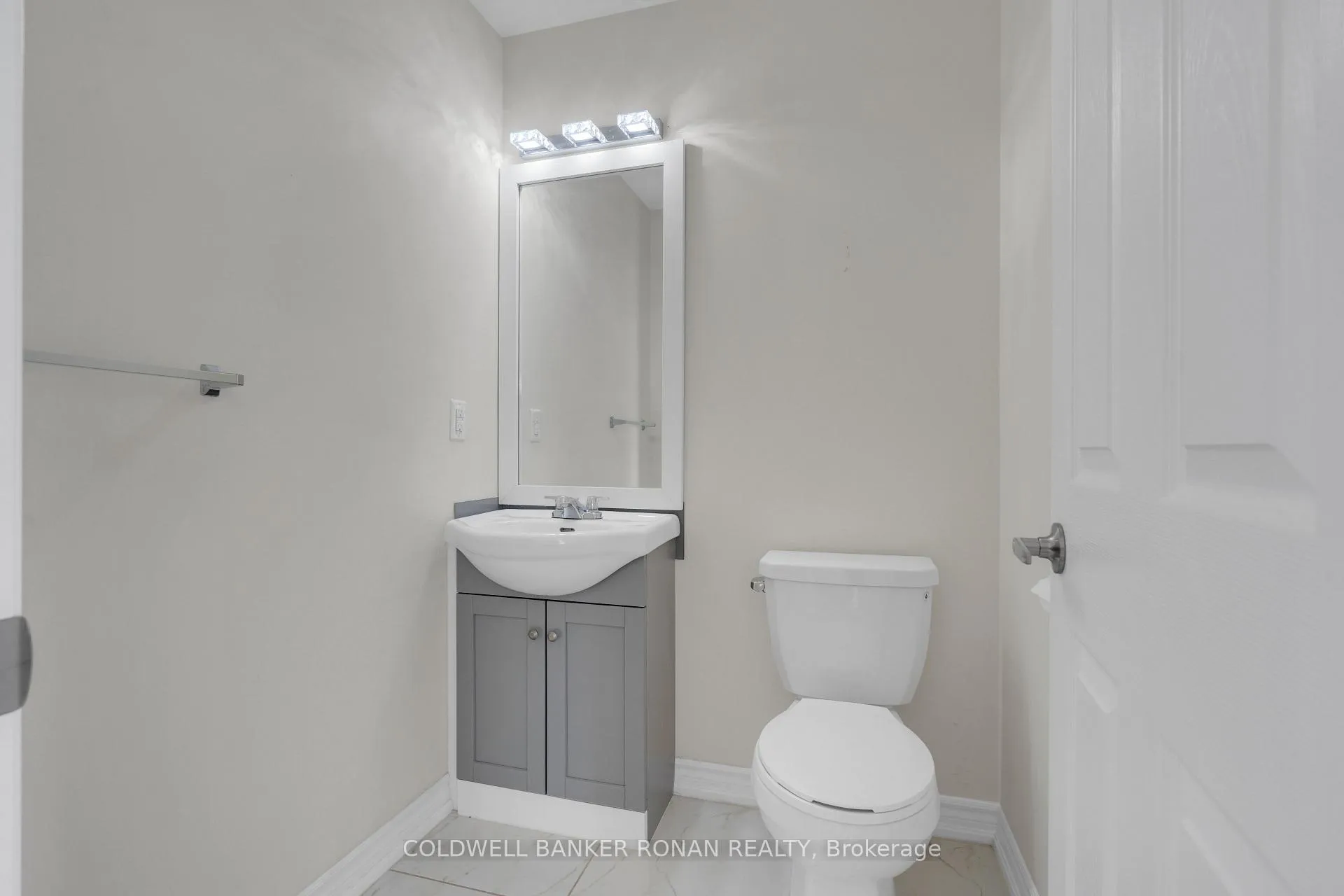 Photo 16 of 203 Roy Drive, Clearview, Stayner — HOMEH
