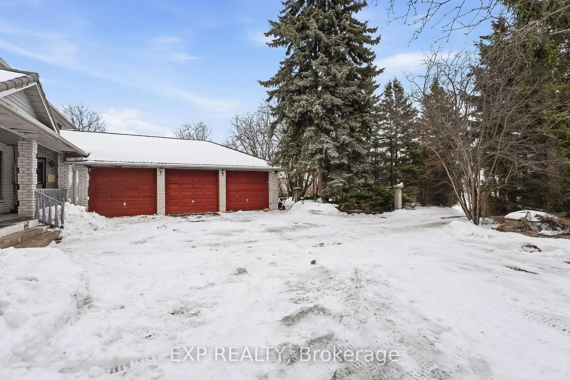 Photo 6 of 1622 Burns Street E, Whitby, Blue Grass Meadows — HOMEH