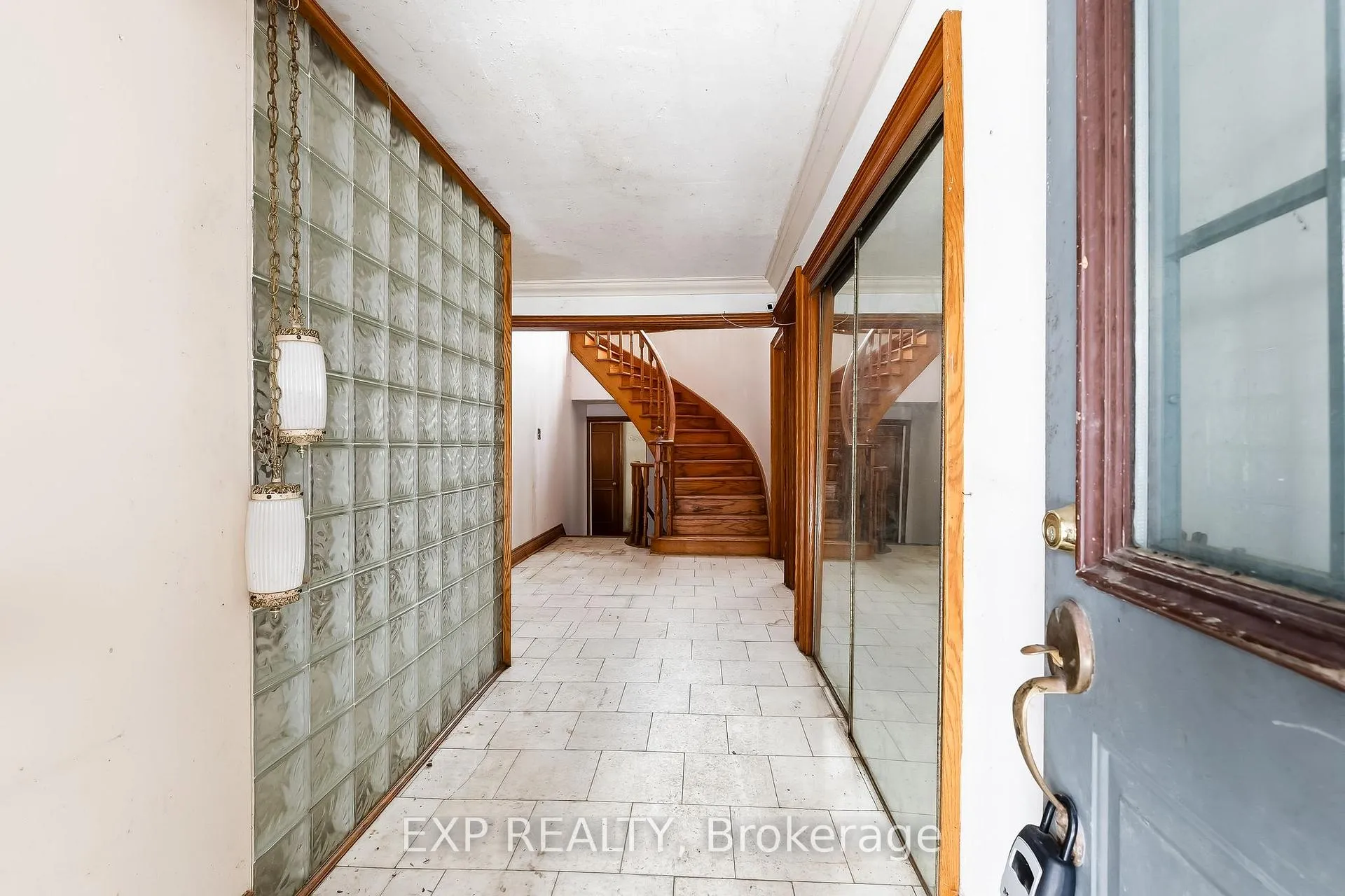 Photo 9 of 1622 Burns Street E, Whitby, Blue Grass Meadows — HOMEH