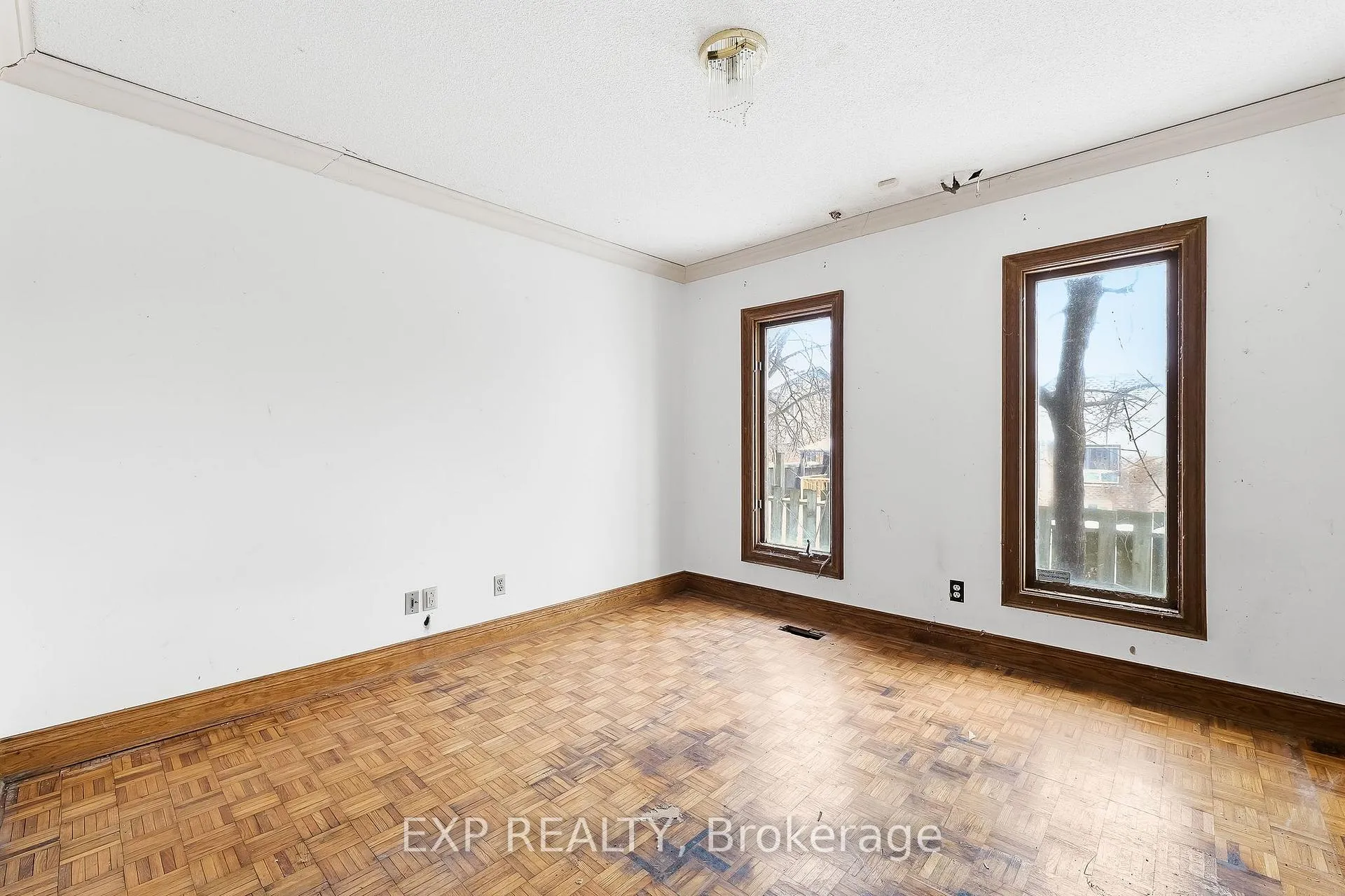 Photo 15 of 1622 Burns Street E, Whitby, Blue Grass Meadows — HOMEH