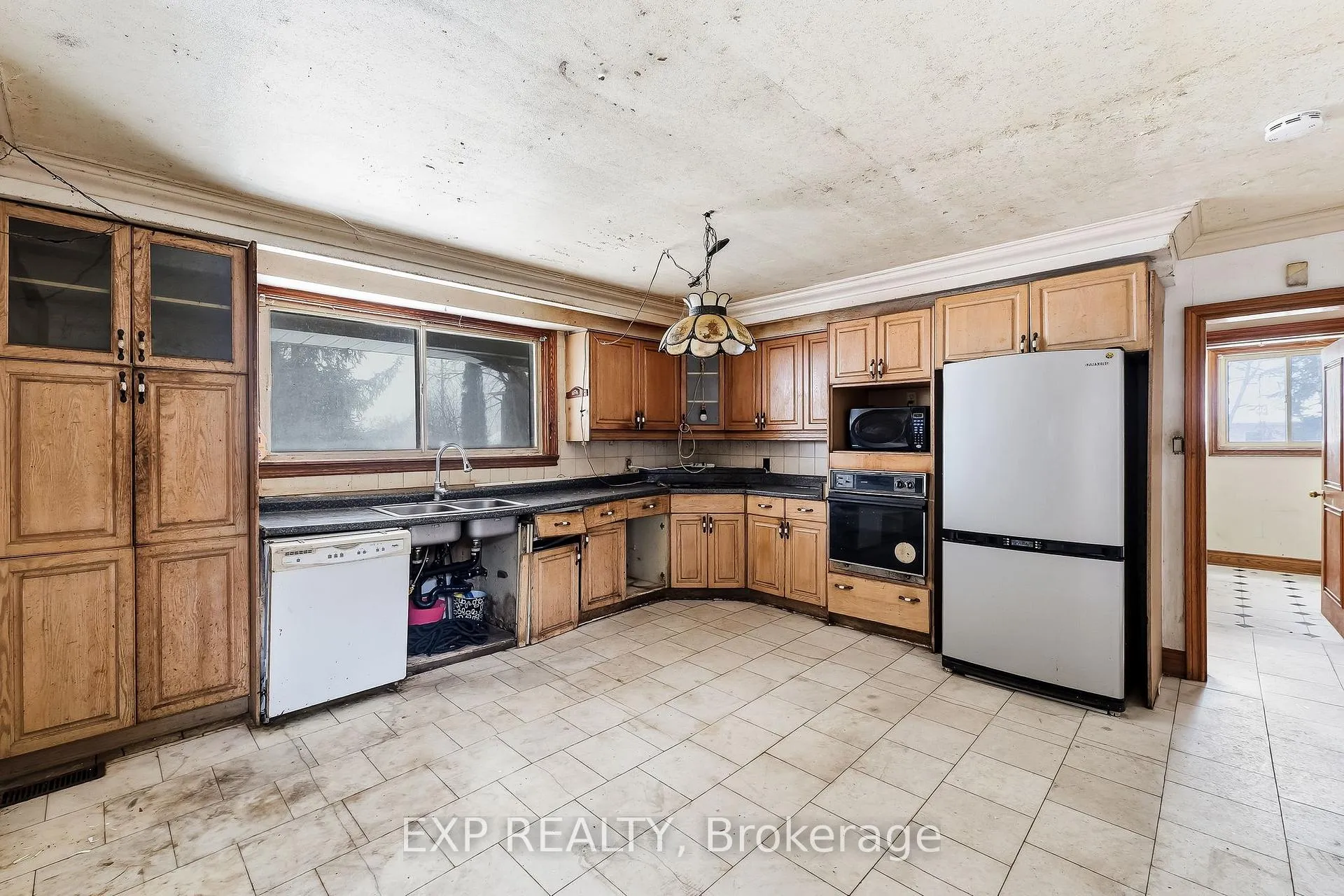 Photo 18 of 1622 Burns Street E, Whitby, Blue Grass Meadows — HOMEH