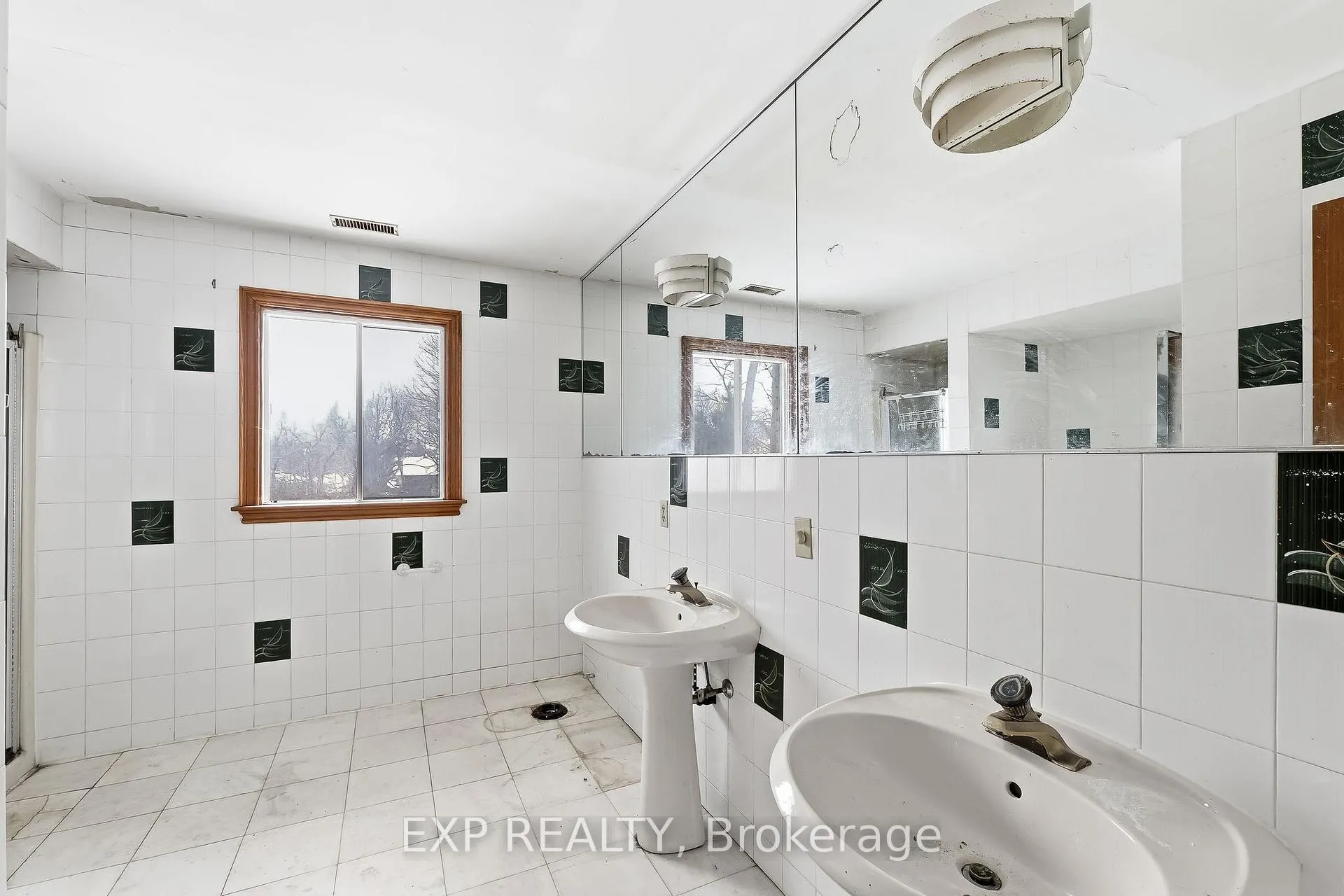 Photo 29 of 1622 Burns Street E, Whitby, Blue Grass Meadows — HOMEH
