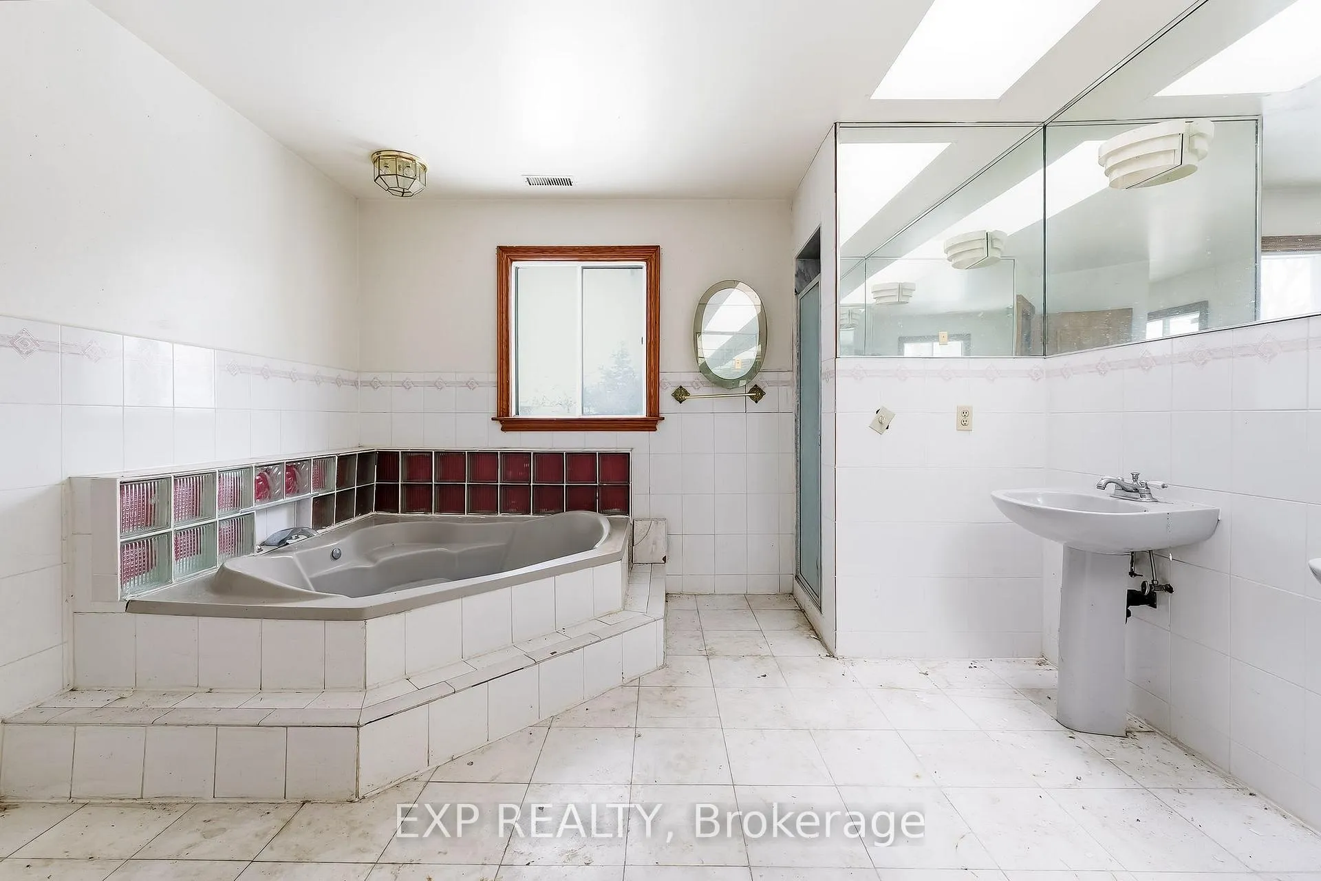 Photo 36 of 1622 Burns Street E, Whitby, Blue Grass Meadows — HOMEH
