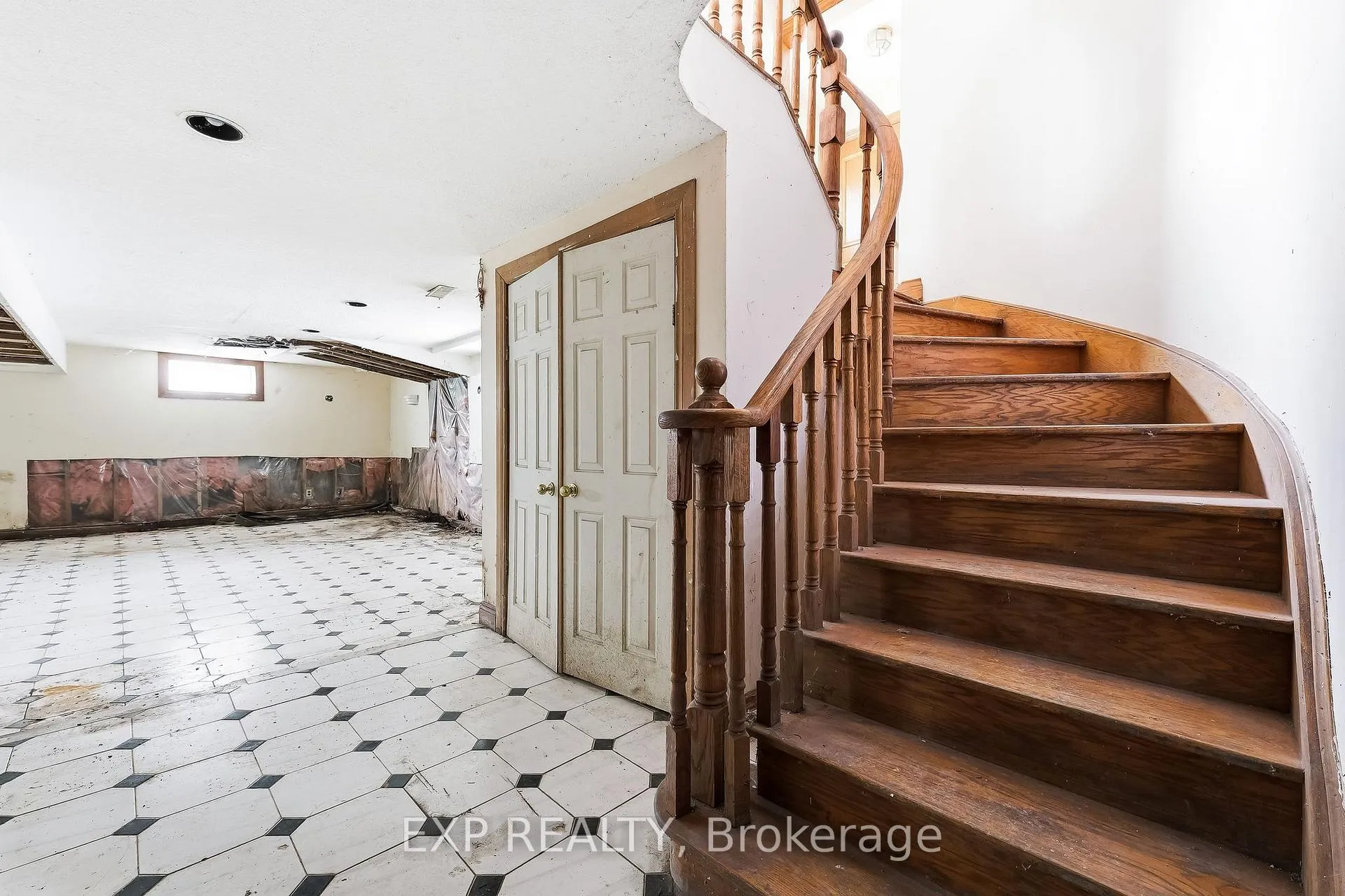 Photo 38 of 1622 Burns Street E, Whitby, Blue Grass Meadows — HOMEH
