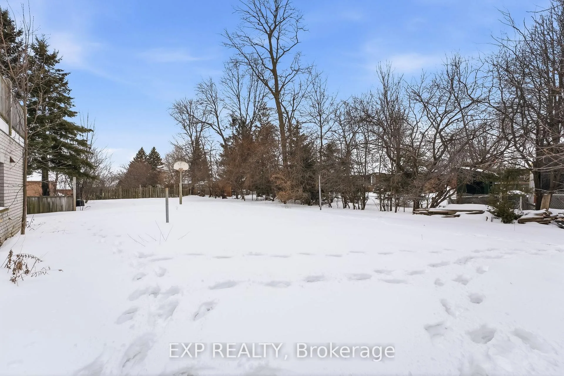Photo 43 of 1622 Burns Street E, Whitby, Blue Grass Meadows — HOMEH