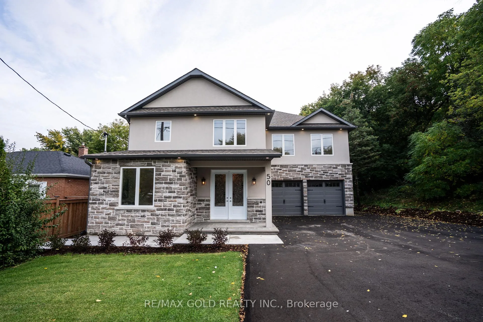 Photo 2 of 50 Willow Street, Caledon, Bolton East — HOMEH