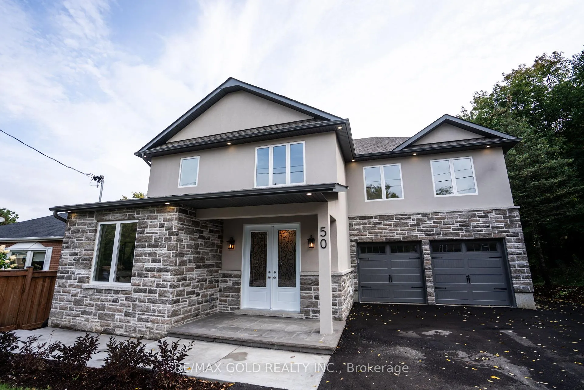 Photo 3 of 50 Willow Street, Caledon, Bolton East — HOMEH