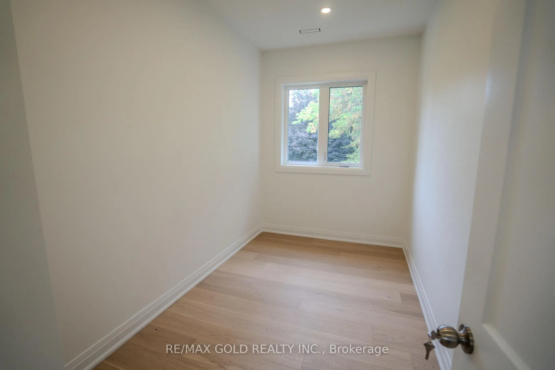 Photo 36 of 50 Willow Street, Caledon, Bolton East — HOMEH