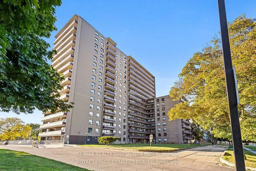 Front of Unit 1201, 180 Markham Road