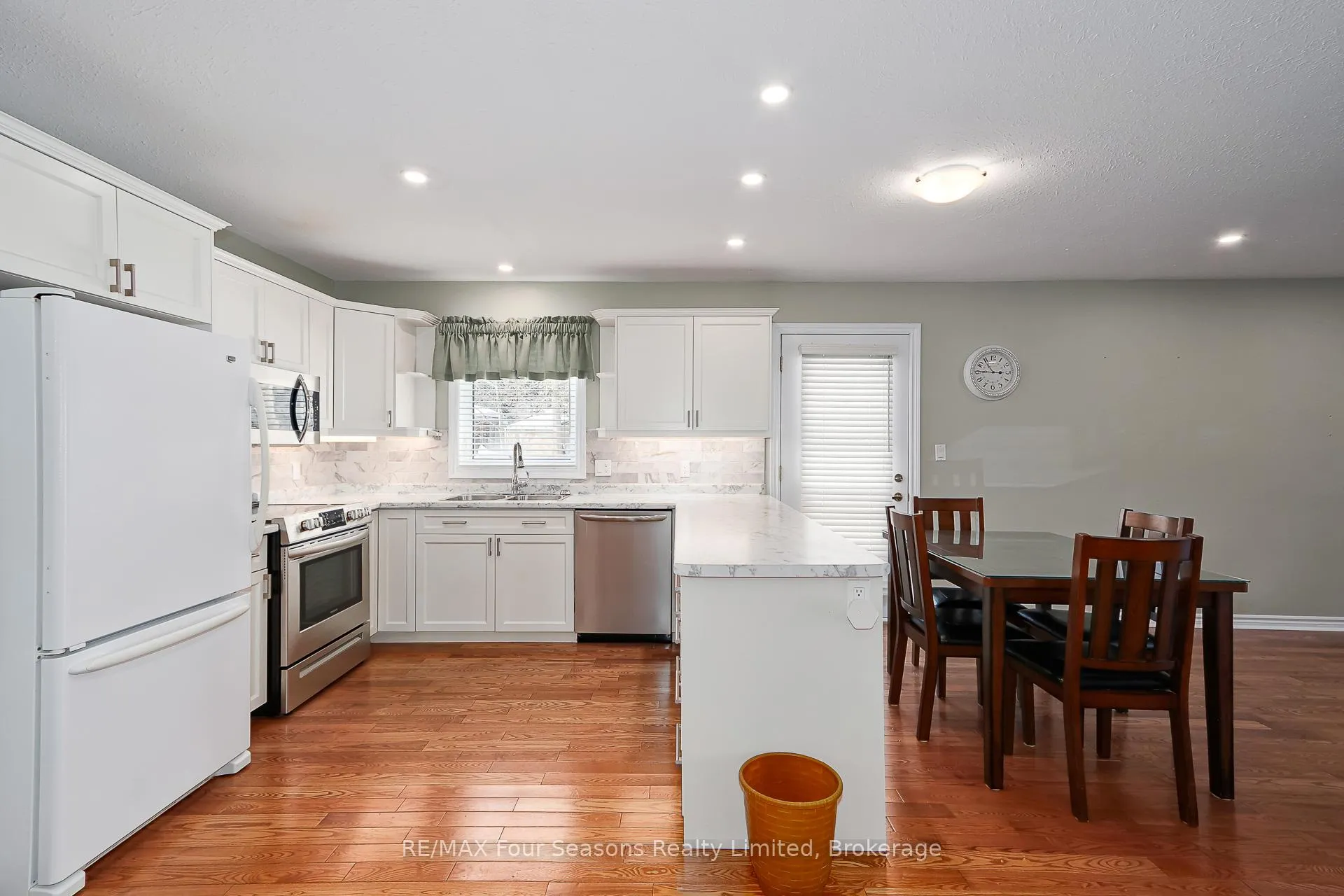 Photo 4 of Unit 4, 275 Huron Street, Clearview, Stayner — HOMEH