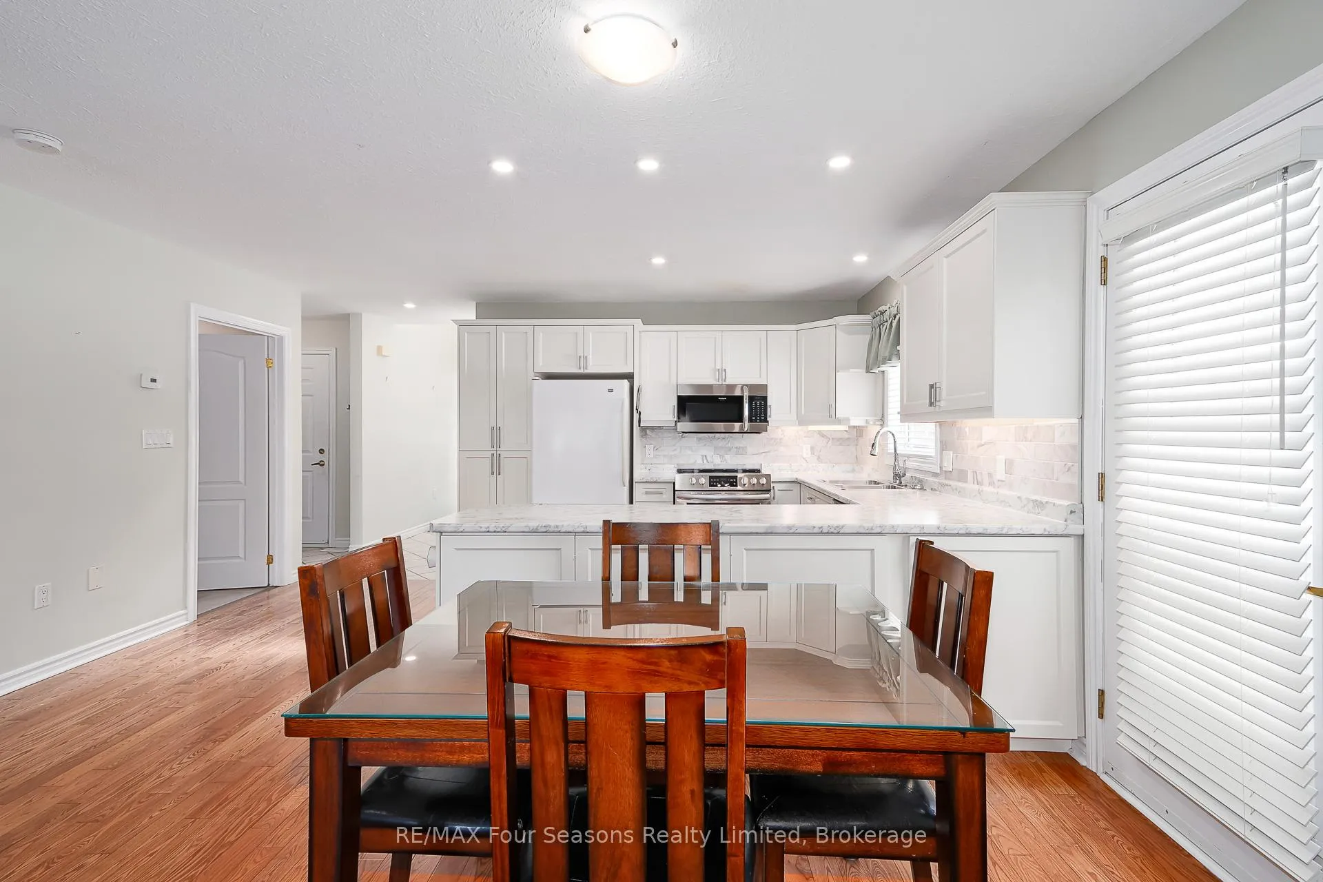 Photo 5 of Unit 4, 275 Huron Street, Clearview, Stayner — HOMEH
