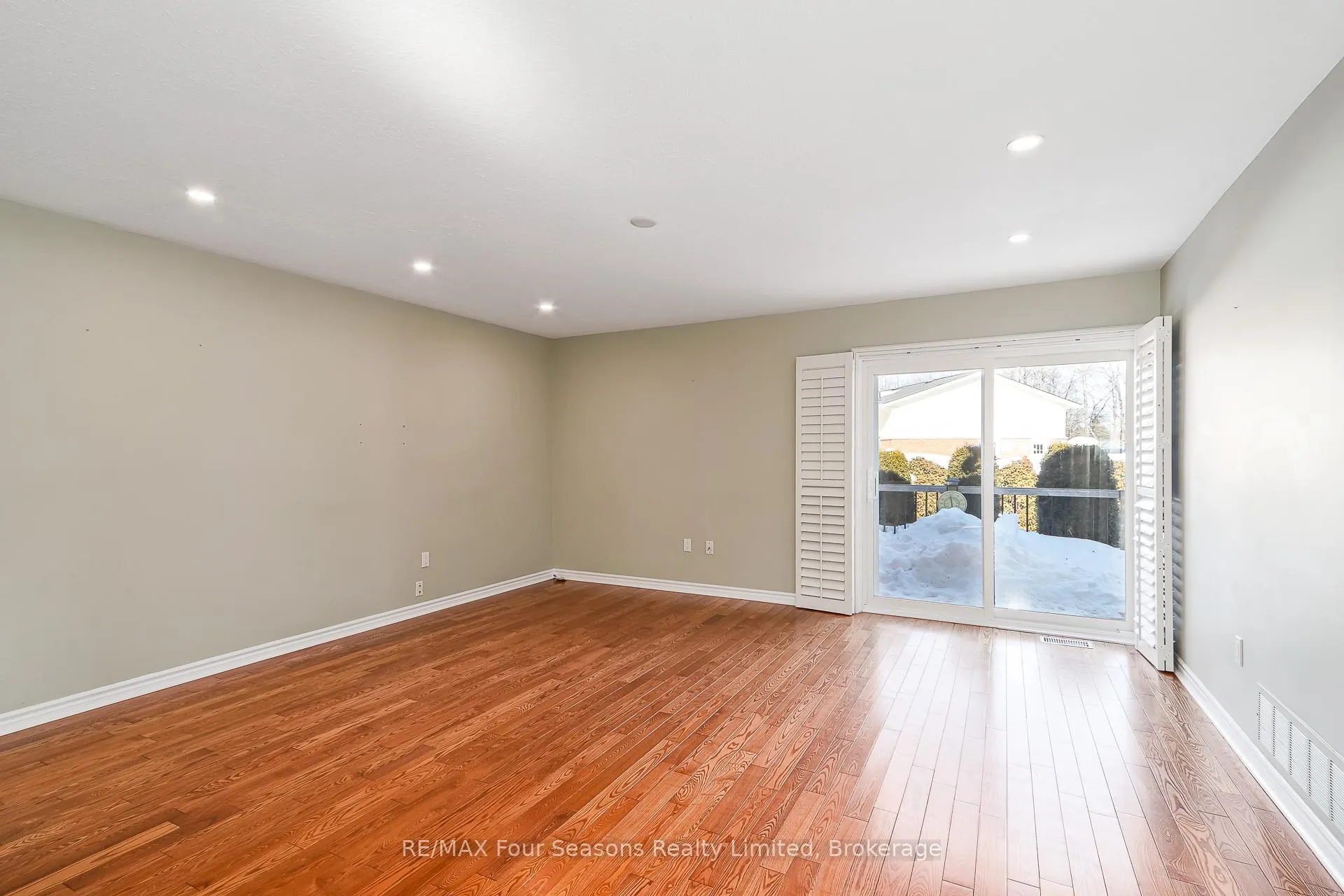 Photo 9 of Unit 4, 275 Huron Street, Clearview, Stayner — HOMEH