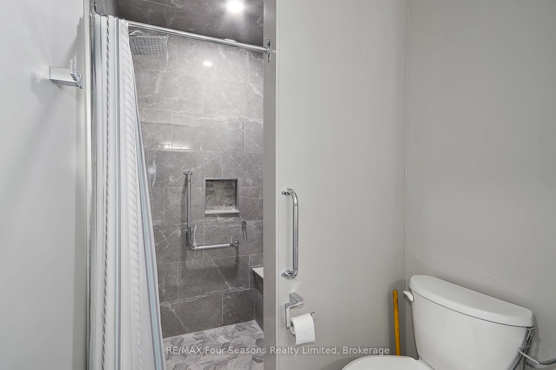 Photo 16 of Unit 4, 275 Huron Street, Clearview, Stayner — HOMEH